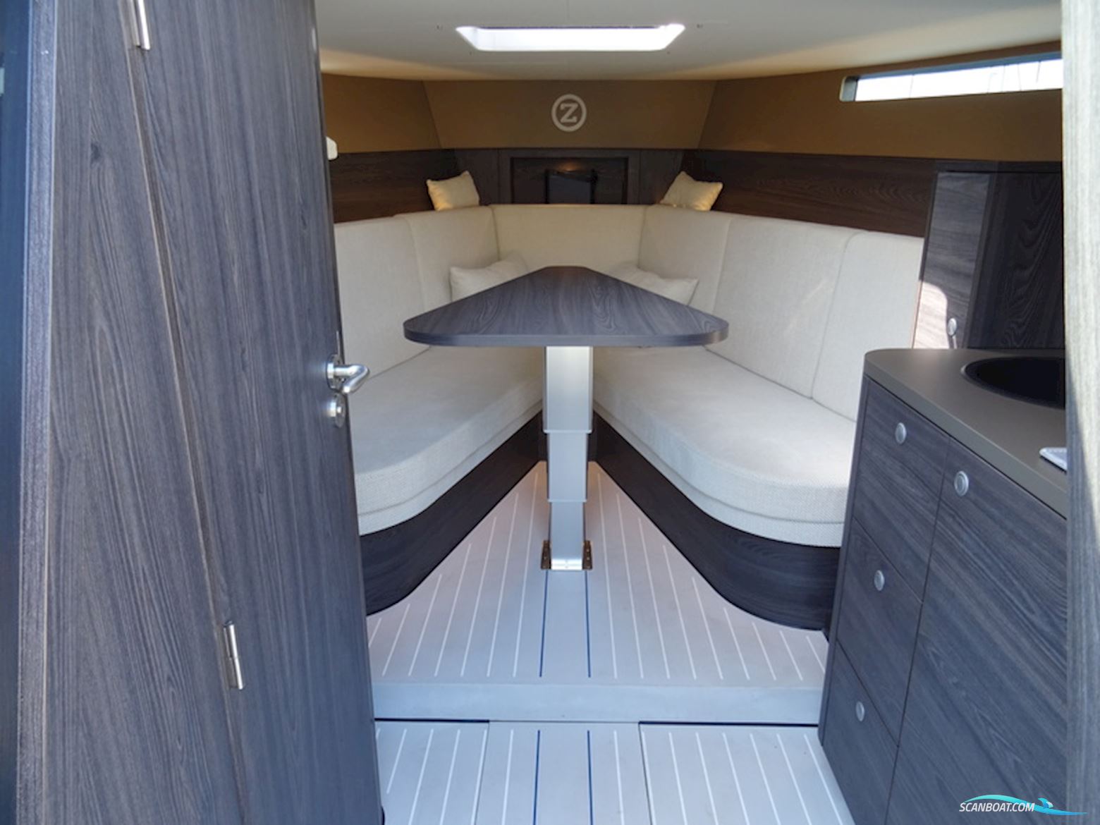 Zinder 990 Hybrid
