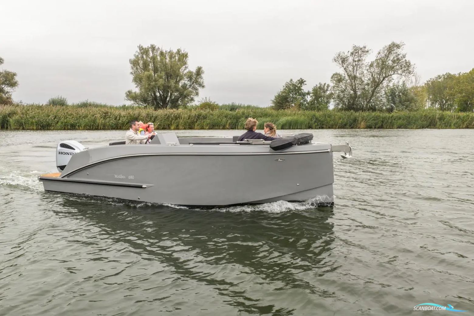  Maxima 680 Sport Lounge