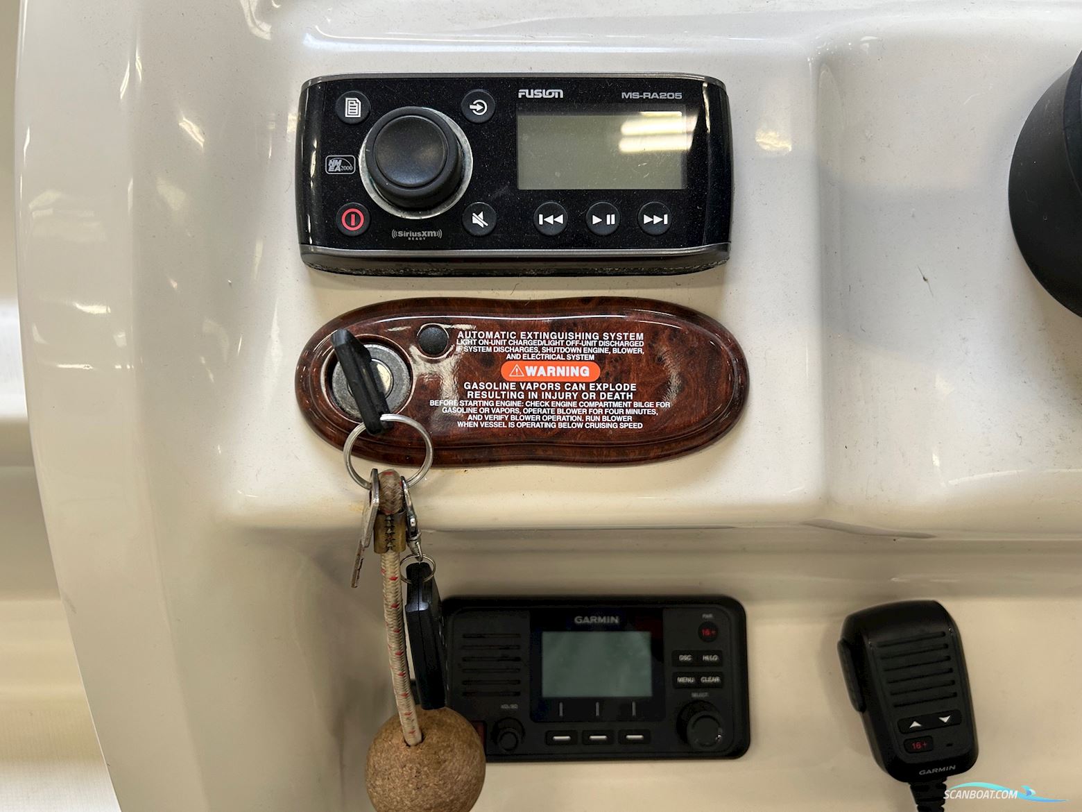  Searay 225 Weekender