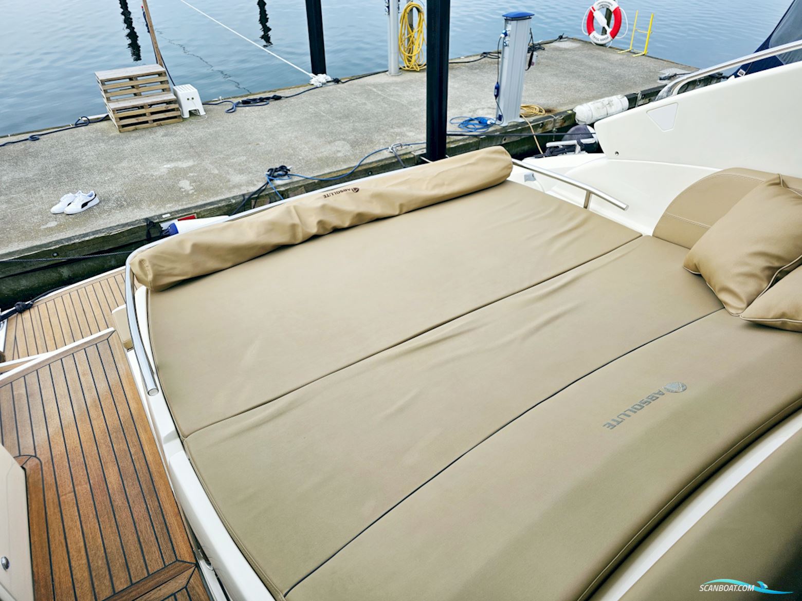 Absolute 47 HT Volvo Penta IPS-600