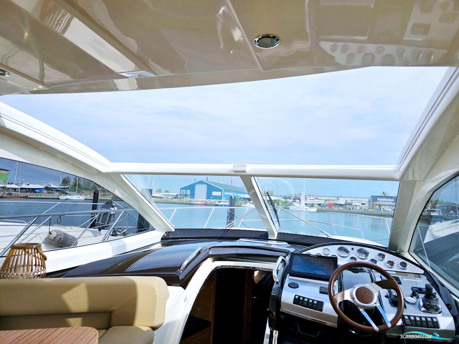 Absolute 47 HT Volvo Penta IPS-600