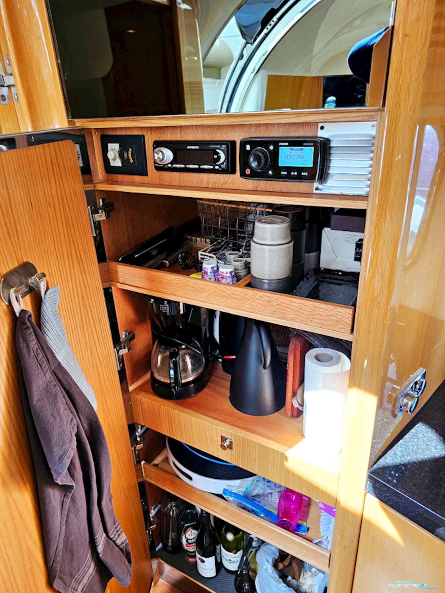 Absolute 47 HT Volvo Penta IPS-600