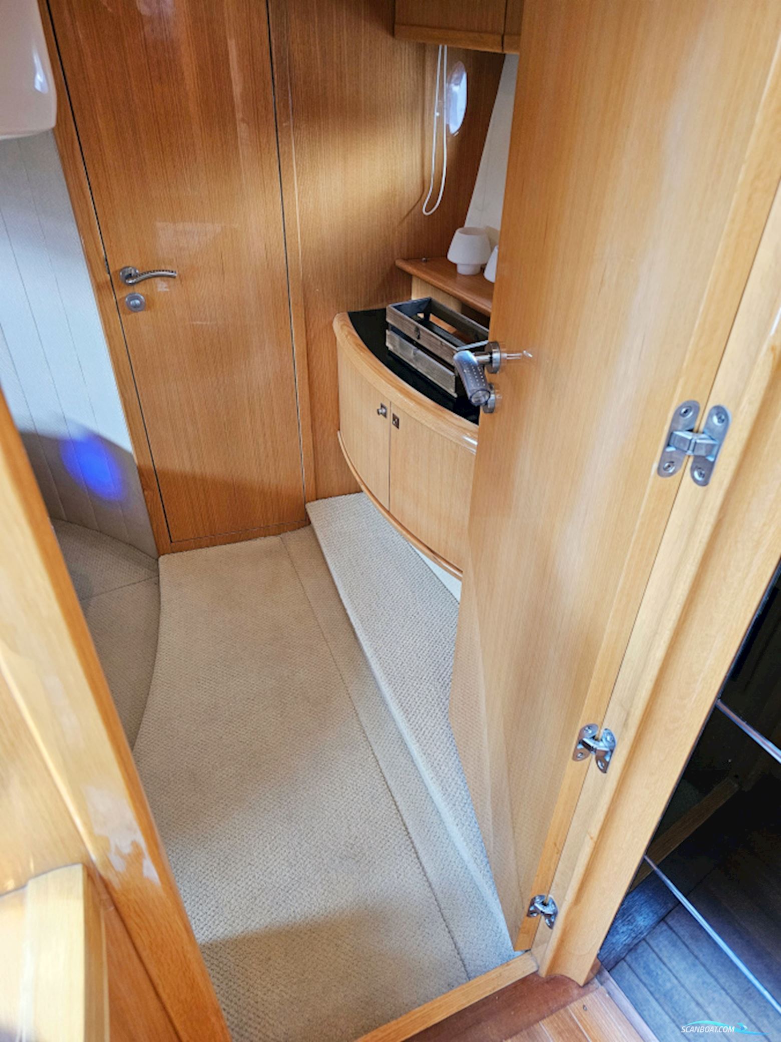 Absolute 47 HT Volvo Penta IPS-600