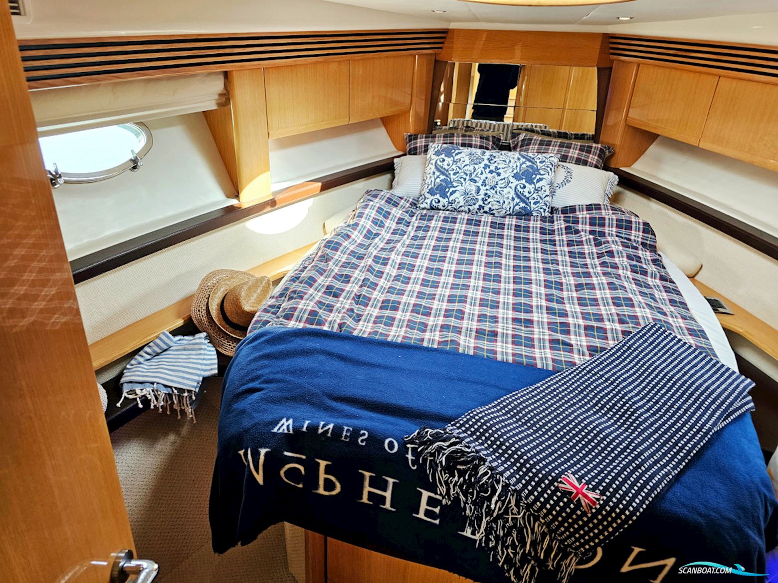 Absolute 47 HT Volvo Penta IPS-600