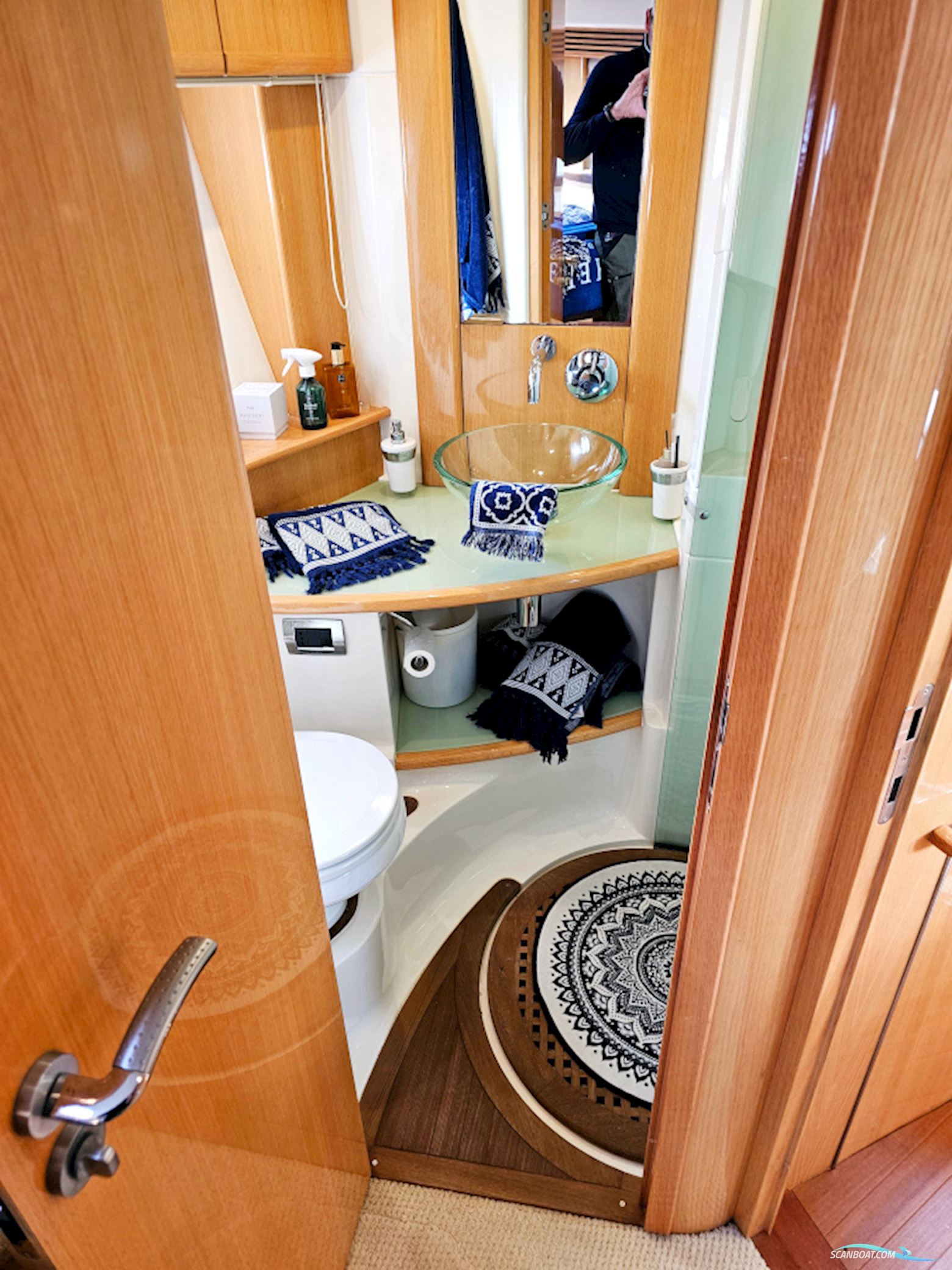 Absolute 47 HT Volvo Penta IPS-600