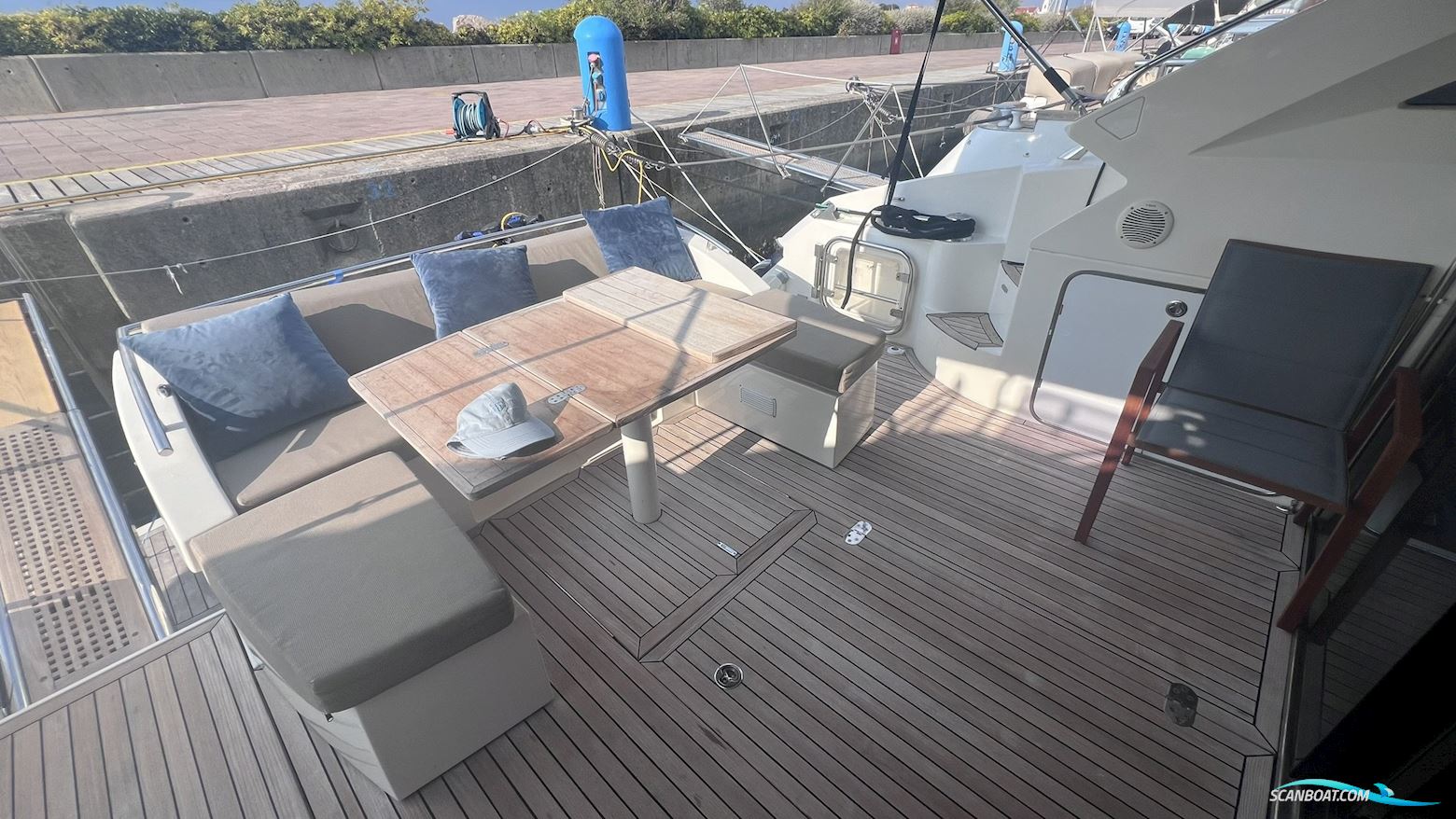 Absolute 52 HT - 2010 - Ips 600