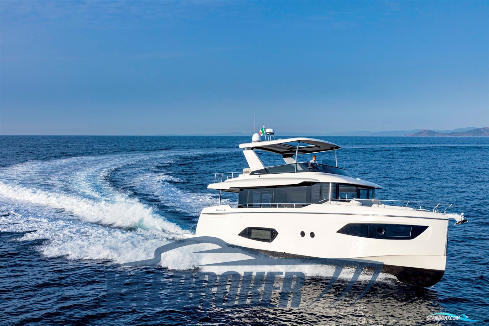 Absolute Navetta 52 Motorboten 2017, met Volvo Penta D6 motor, Italië