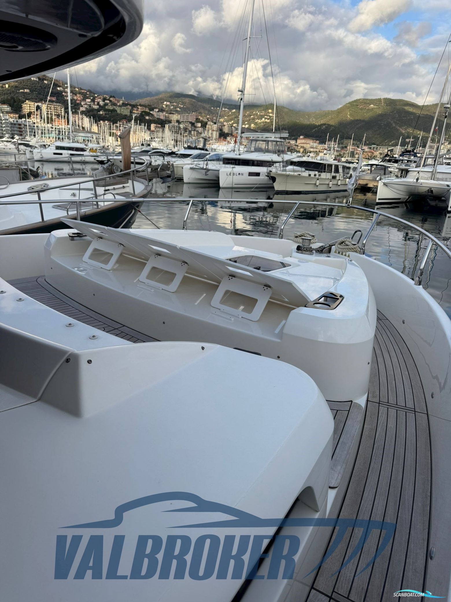 Absolute Navetta 52