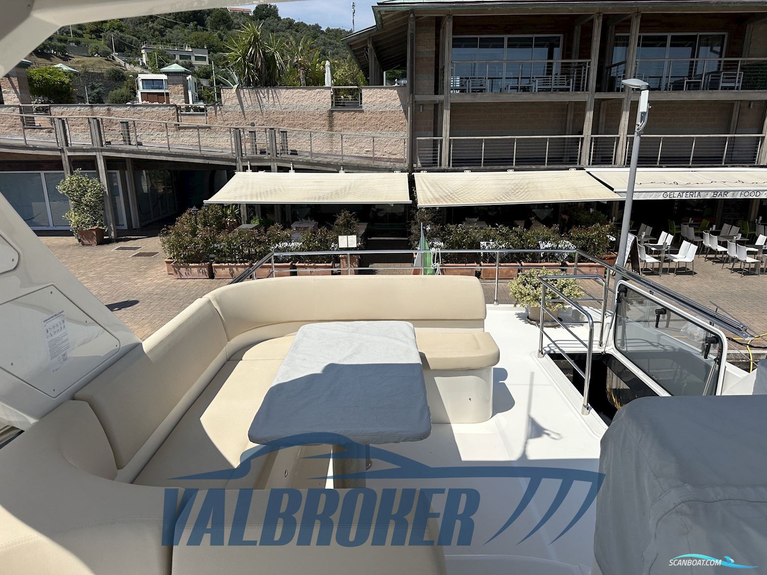 Absolute Navetta 52