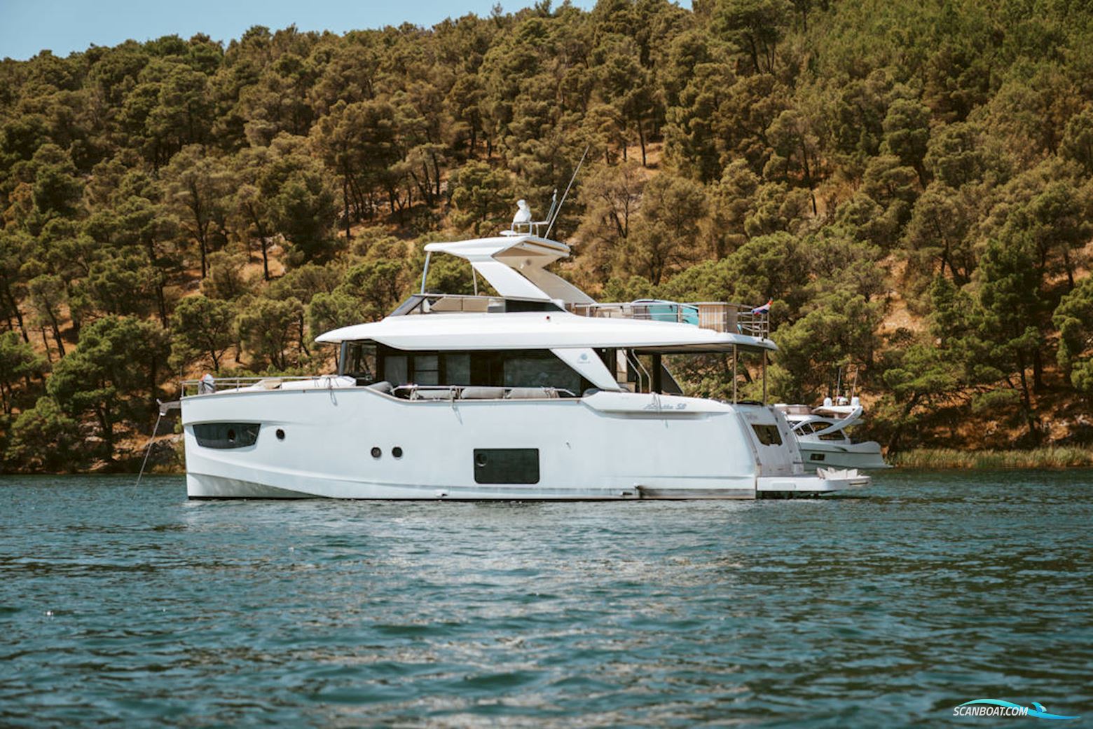 Absolute Navetta 58 Motorboten 2017, met Volvo Penta IPS-600 motor, Kroatië