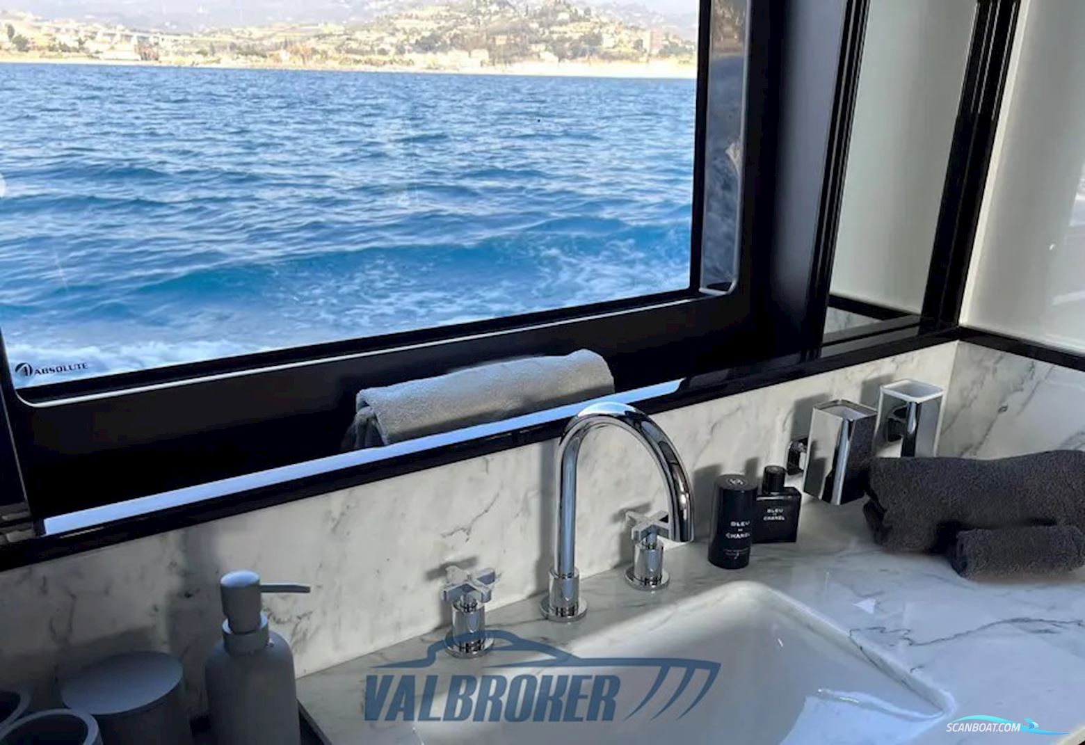 Absolute Navetta 68
