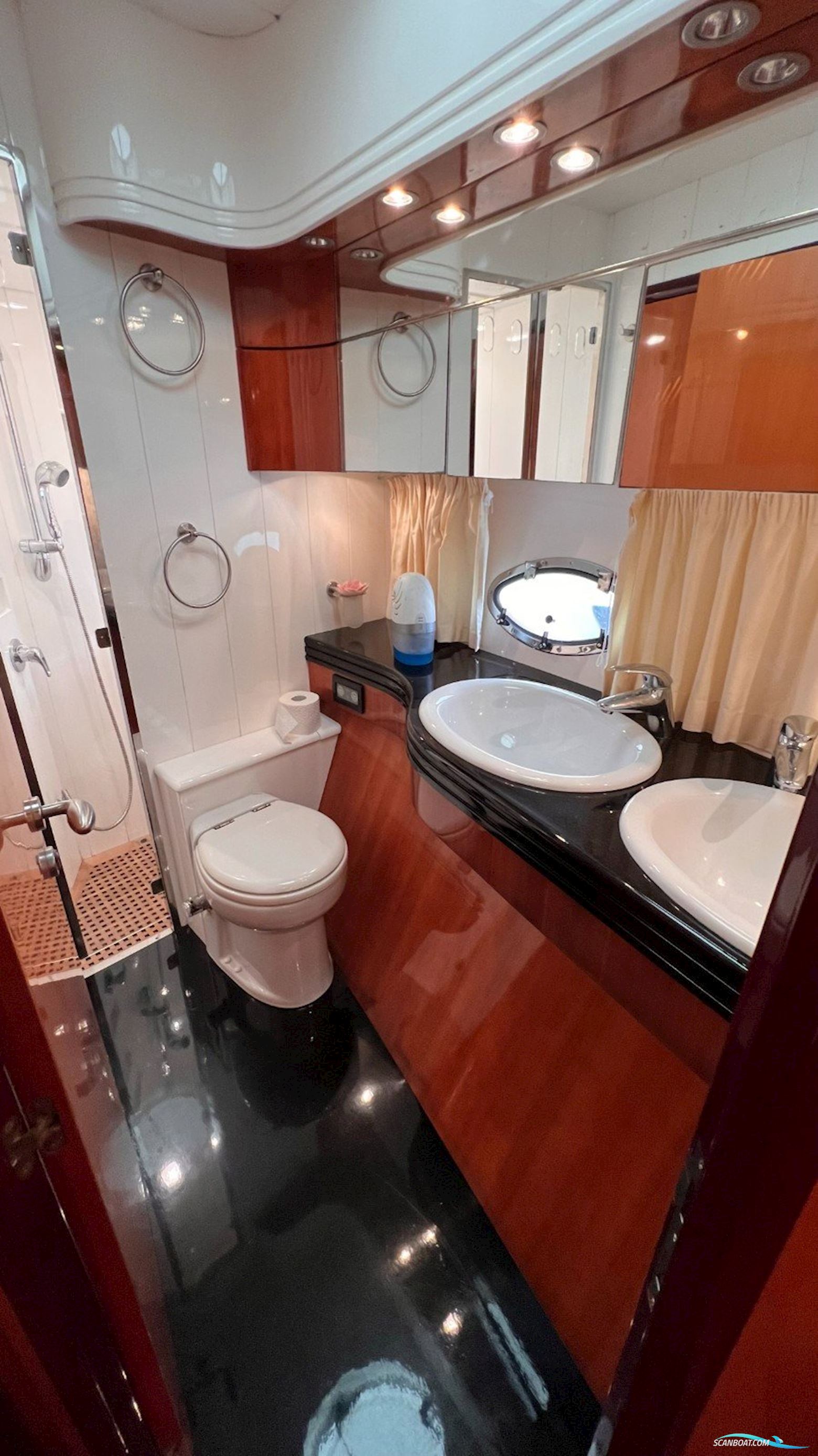 Admiral 62 Fly - Model 2001