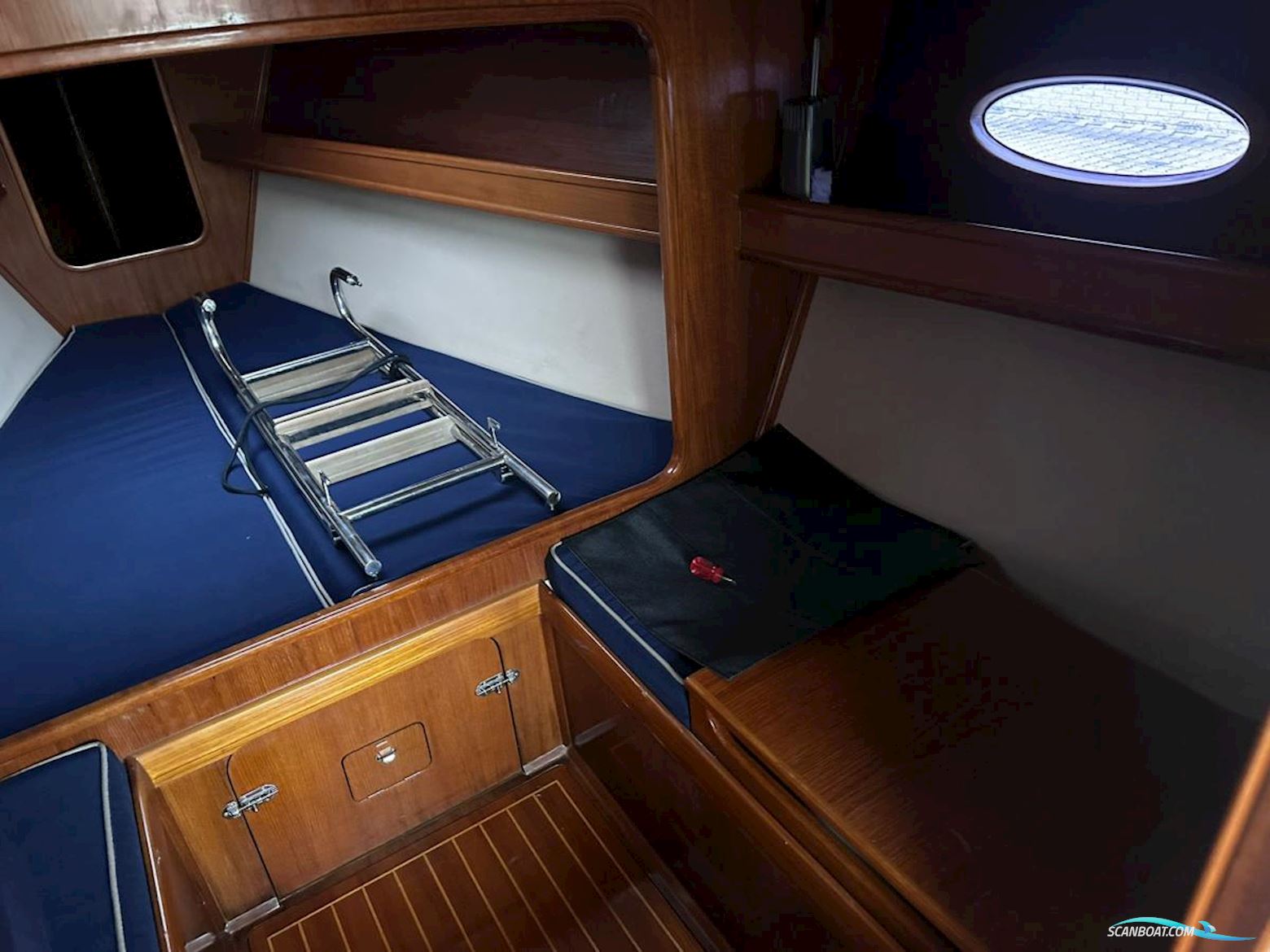 Admirals Tender  31 Fineliner by Van der Stadt