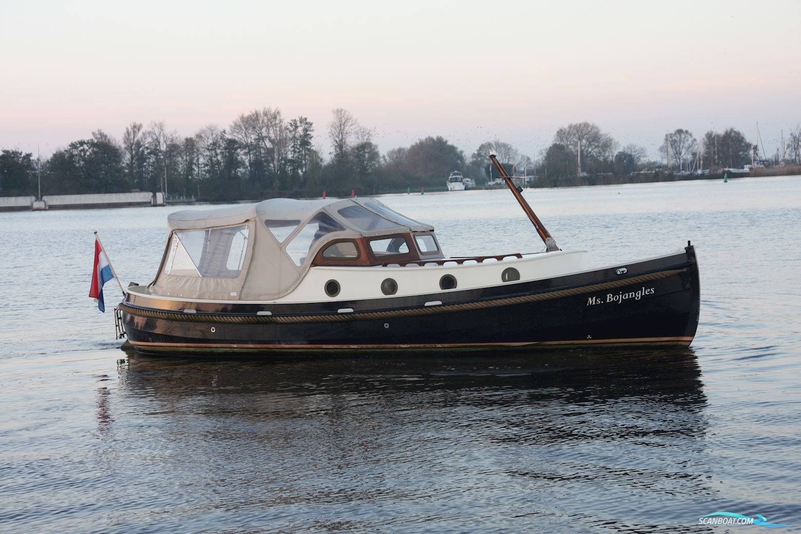 Alm Cabin Cruiser 8.60 OK