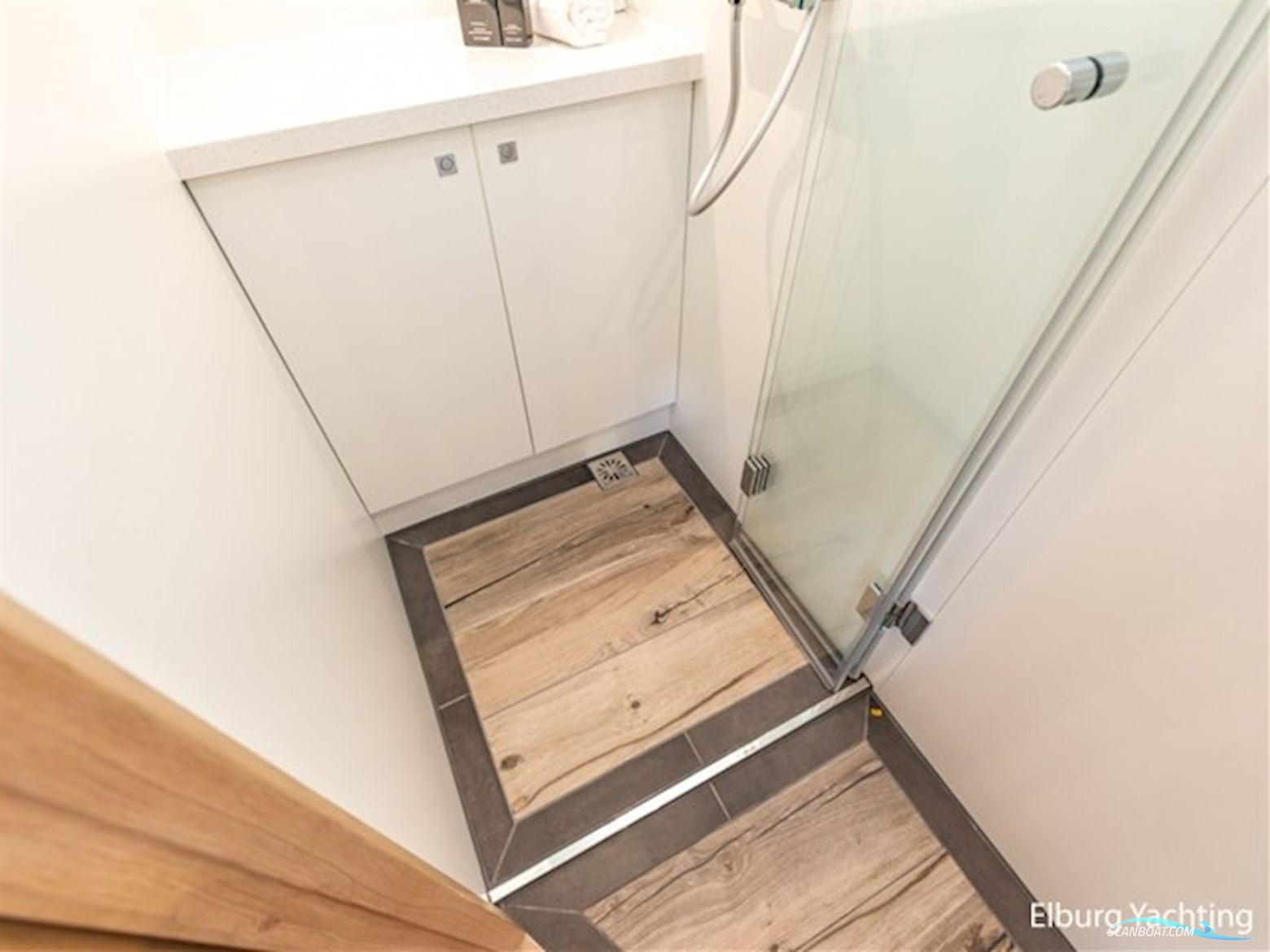 Alm Grand Voyager 65 