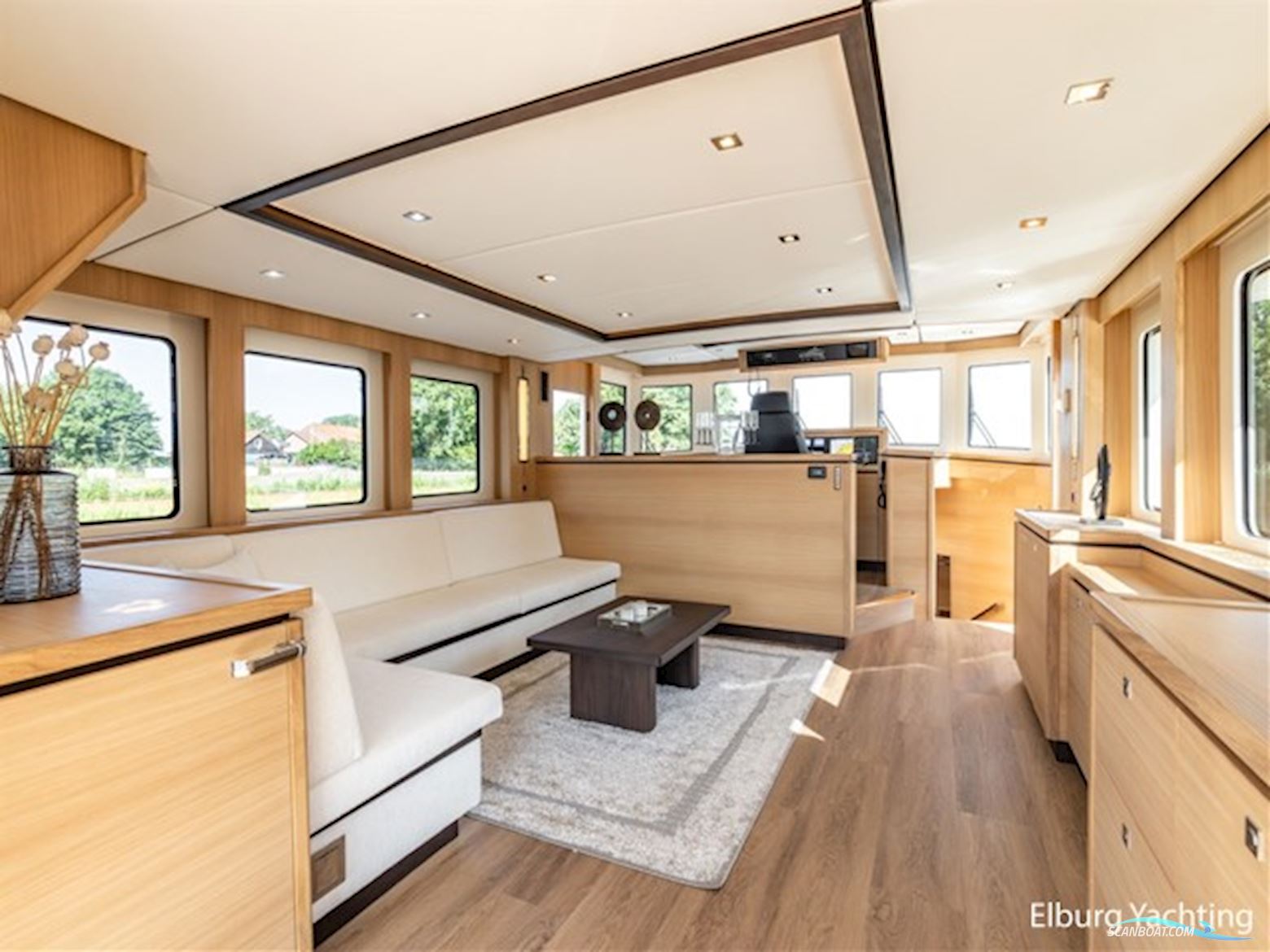 Alm Grand Voyager 65