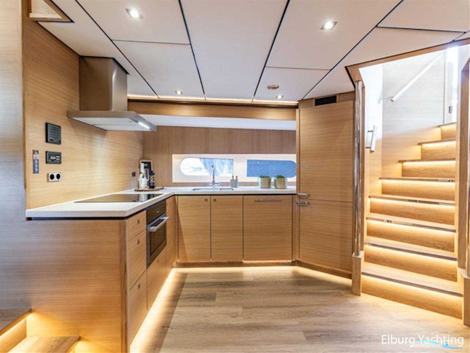 Alm Grand Voyager 65