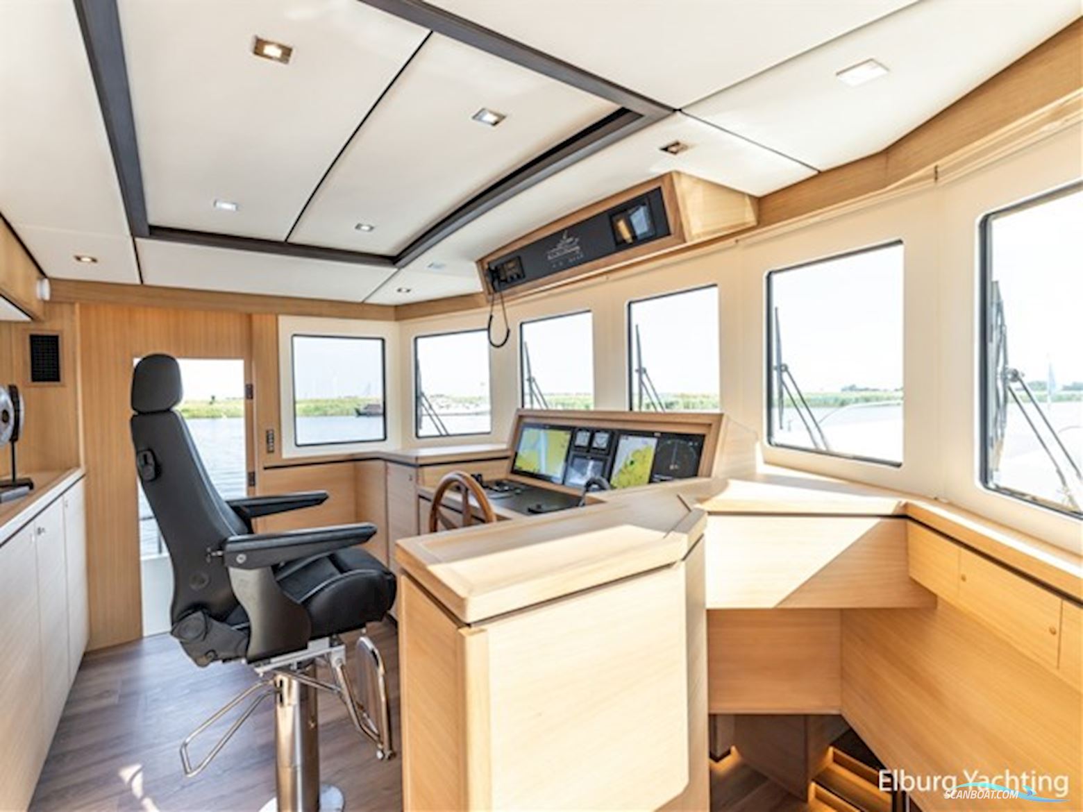 Alm Grand Voyager 65