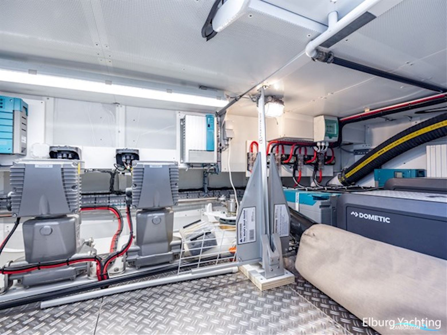 Altena 52 - Aluminium - Fast Going