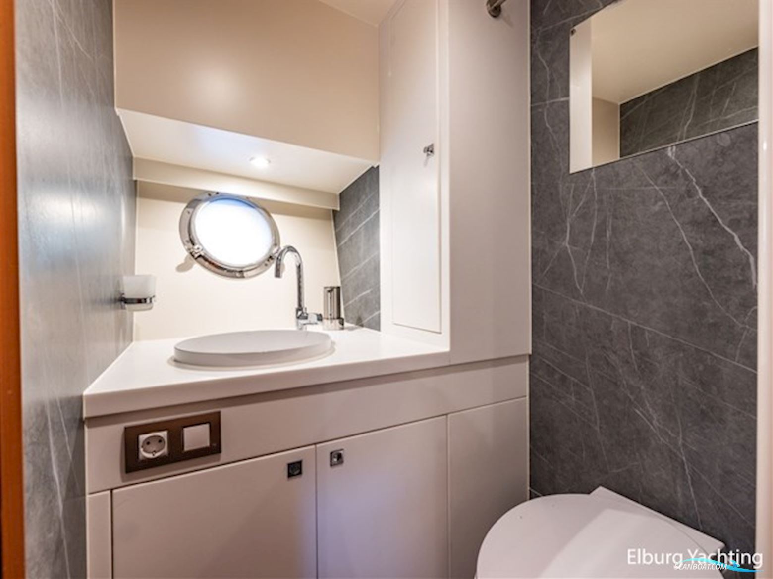 Altena 52 - Fast Going - Aluminium