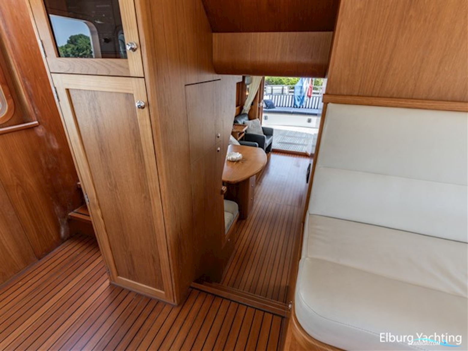 Altena 53 Custom Trawler - Stabilizers