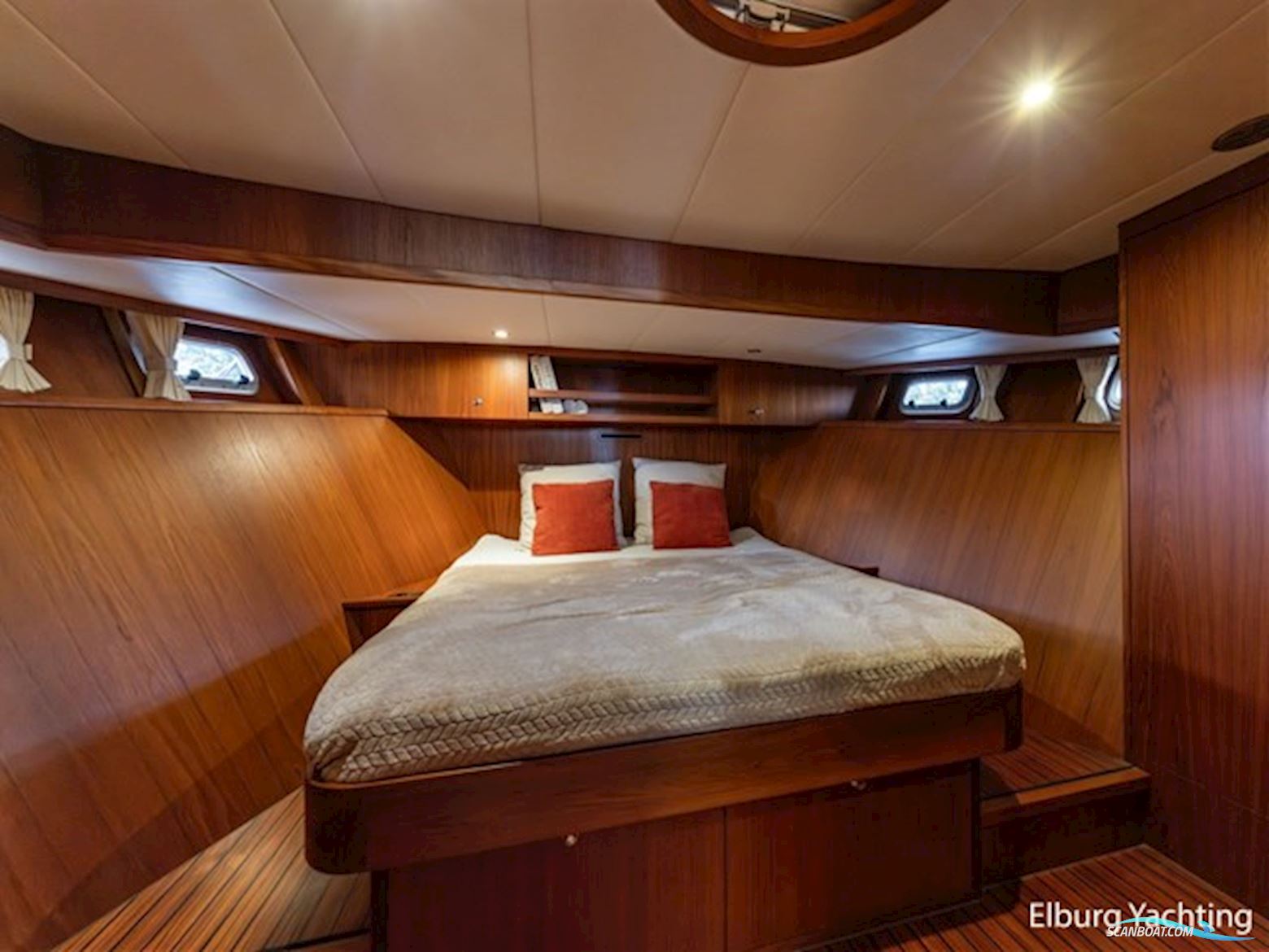 Altena 53 Custom Trawler - Stabilizers