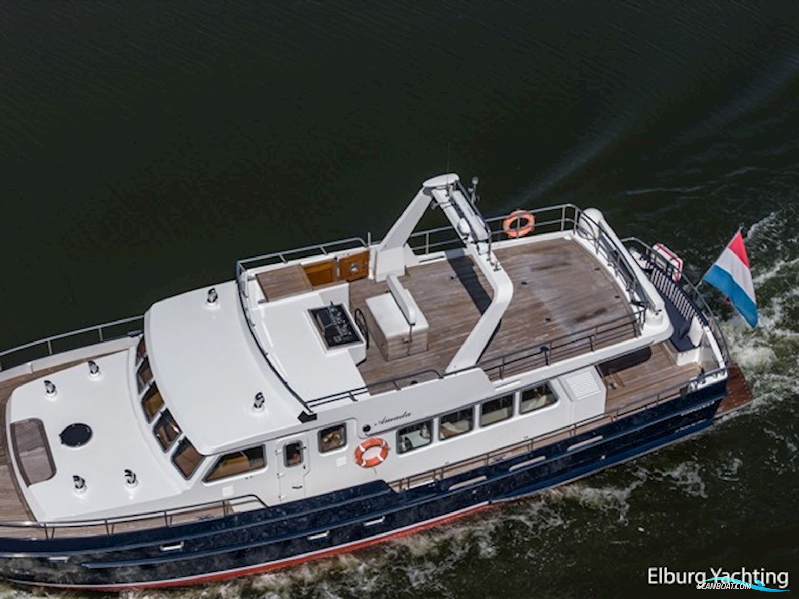 Altena 53 Custom Trawler - Stabilizers