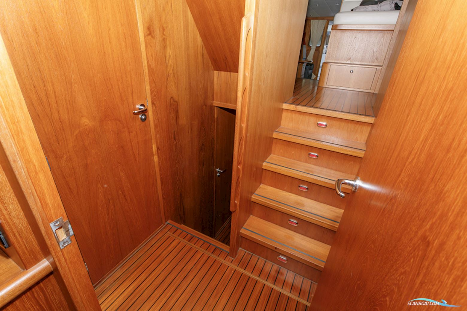 Altena 53 Custom Trawler