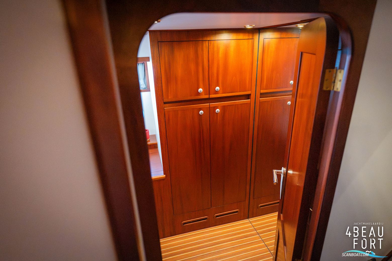 Altena 53 Custom Trawler