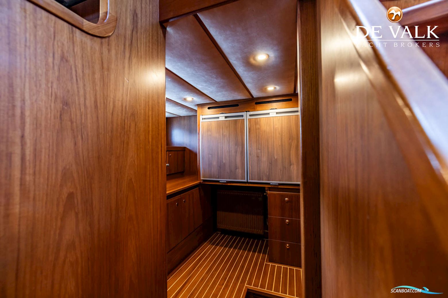 Altena Blue Water Trawler 58