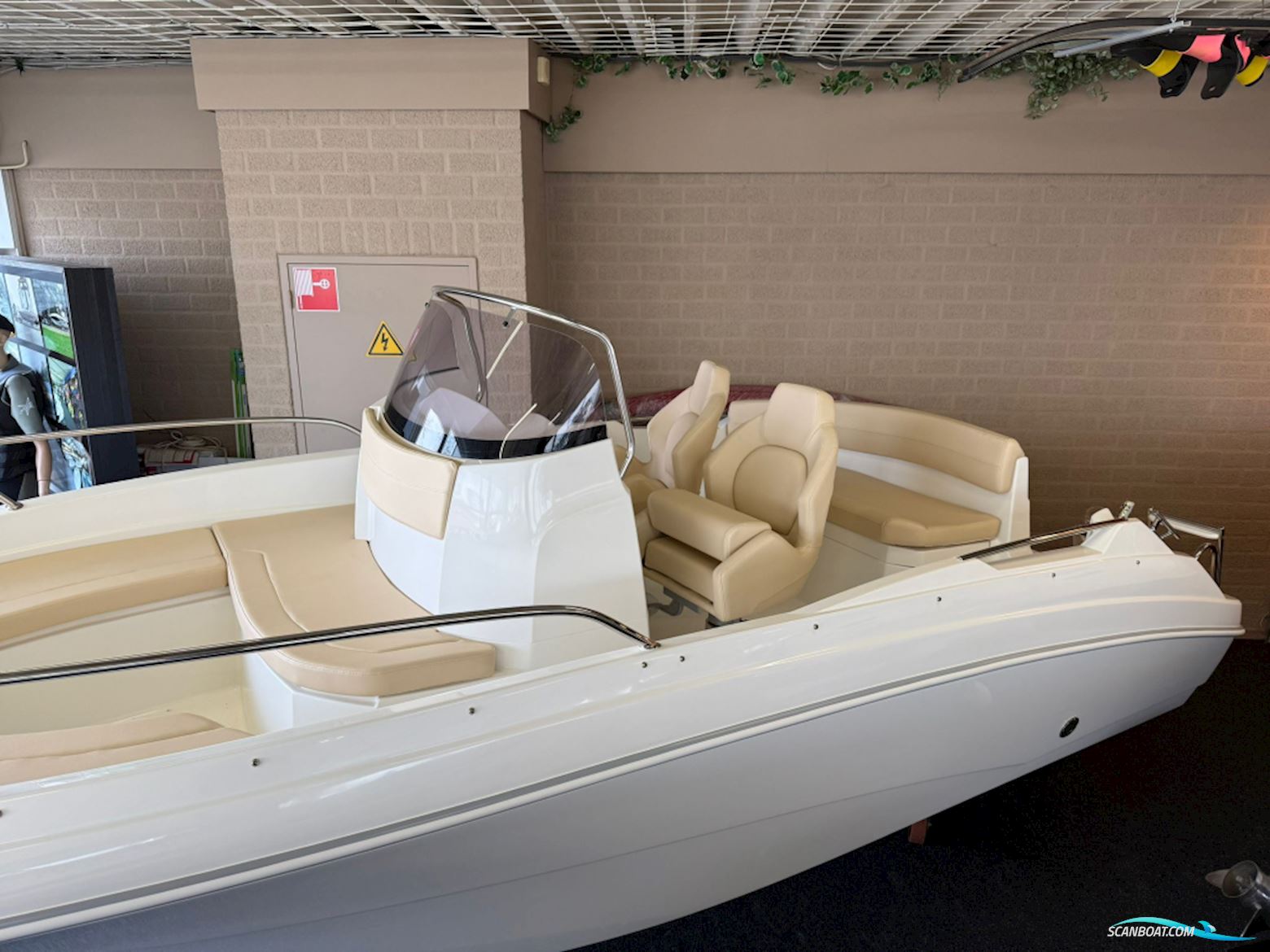 AM Yacht 520 Open