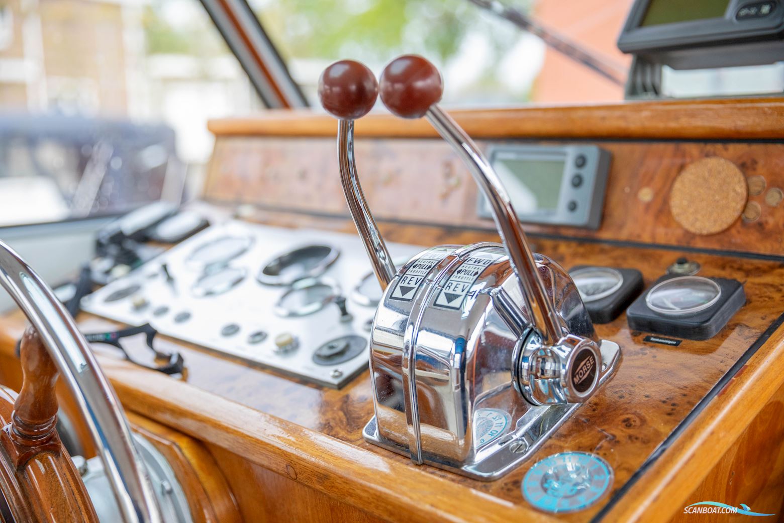 Amerglass 32 AK HT