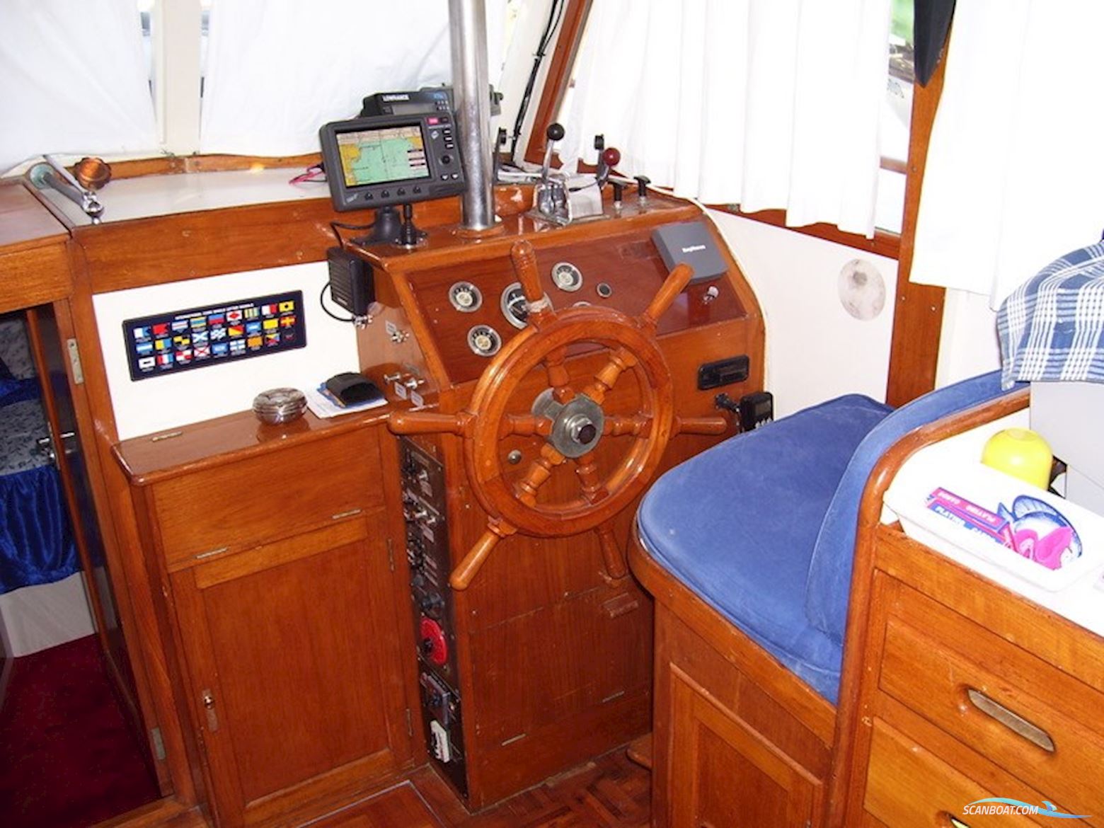 American Marine GRAND BANKS 32
