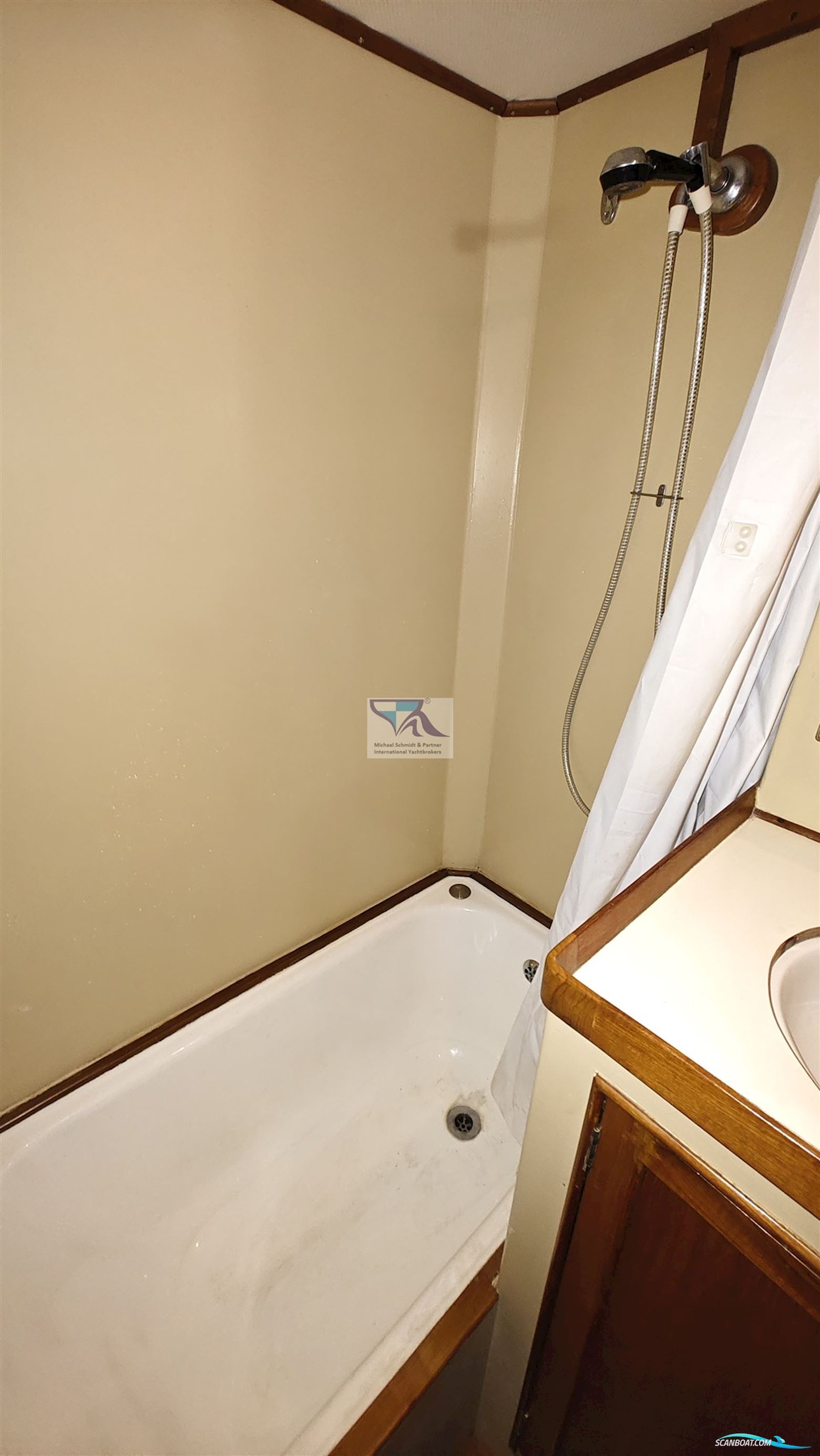 American Marine Grand Banks 48 MY