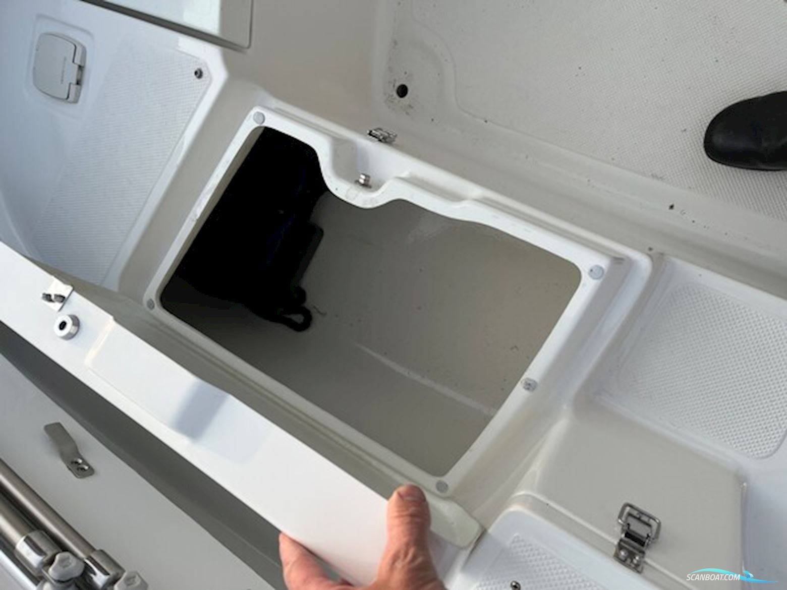 AMT 200 DC med 135 hk Honda-EFI 4 takt og 1800 kg Brenderup bådtrailer - Anvisningssalg