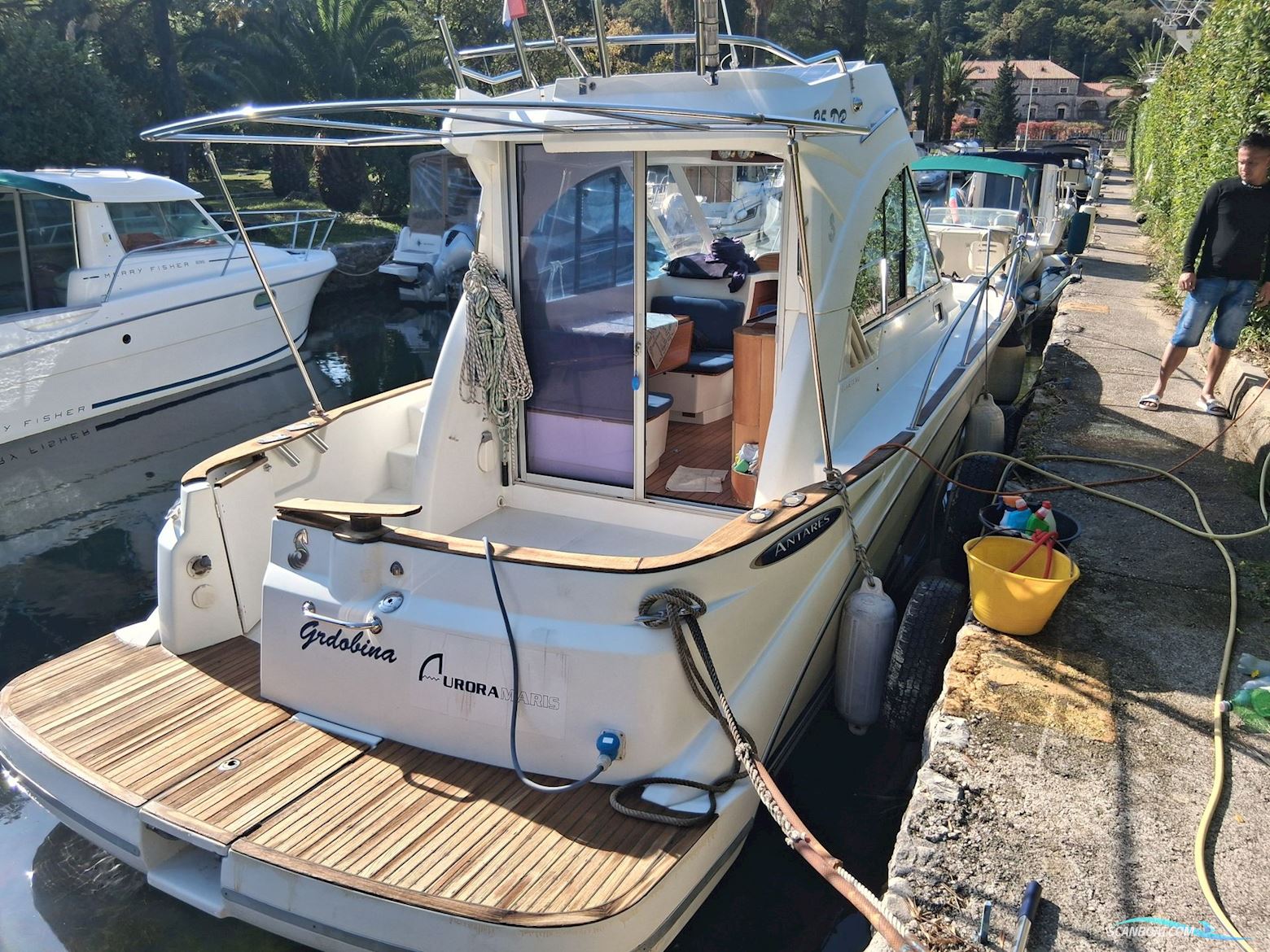 Antares 8.8 Motorboten 2006, met Volvo Penta D-3 x 2 motor, Kroatië