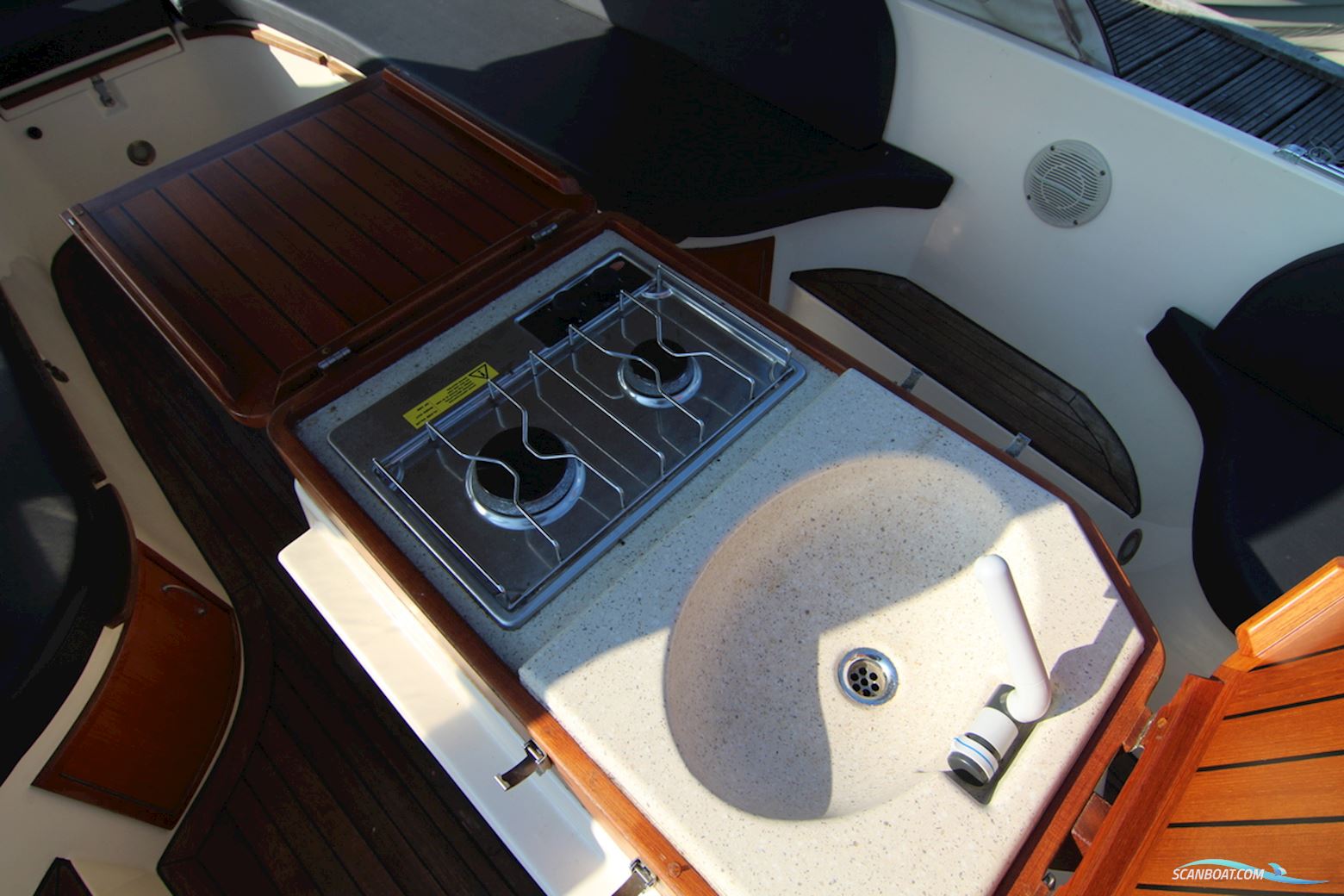 Antaris 630 Flying Lounge