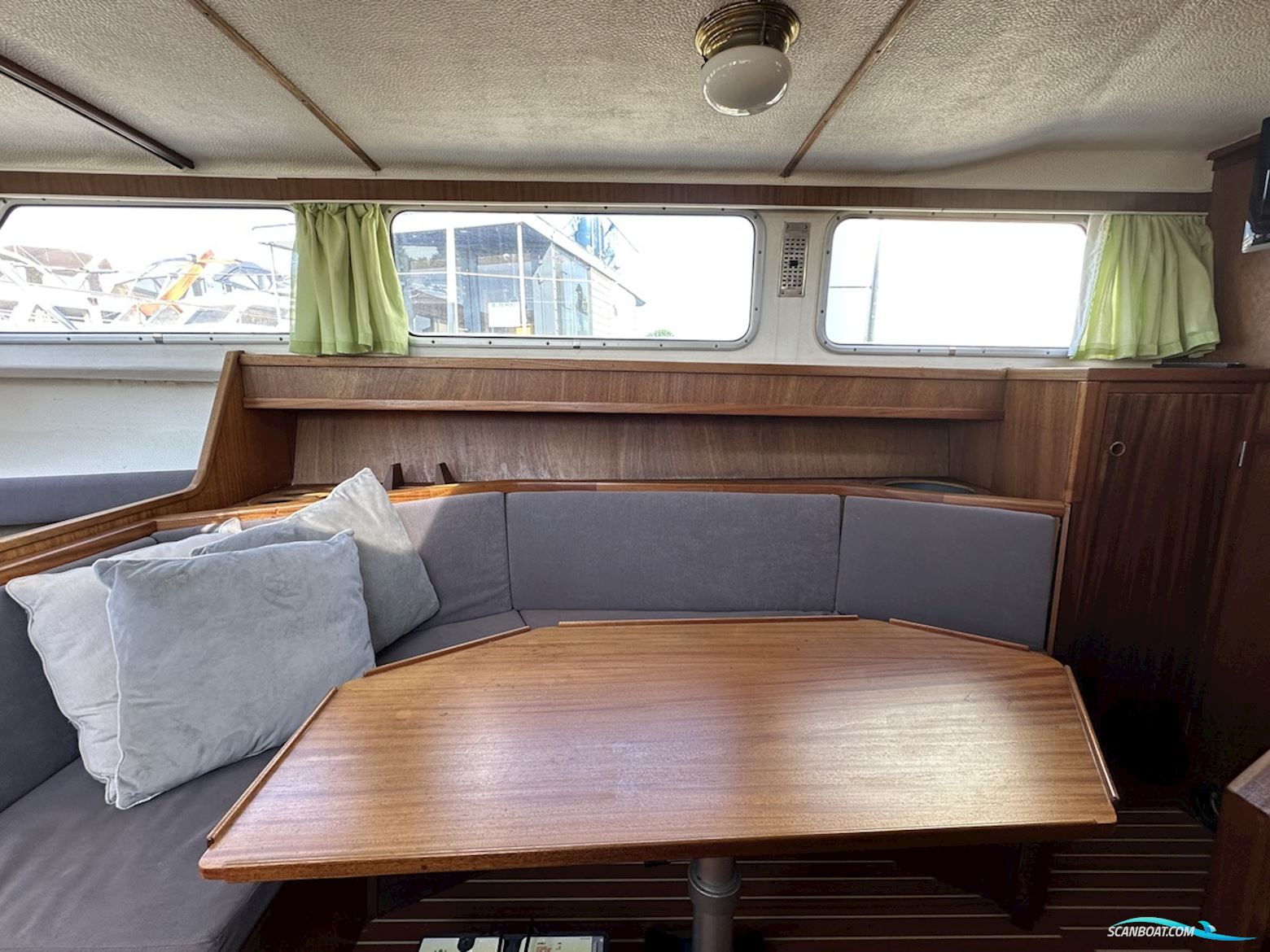 Apollo  32 TT de Luxe AK