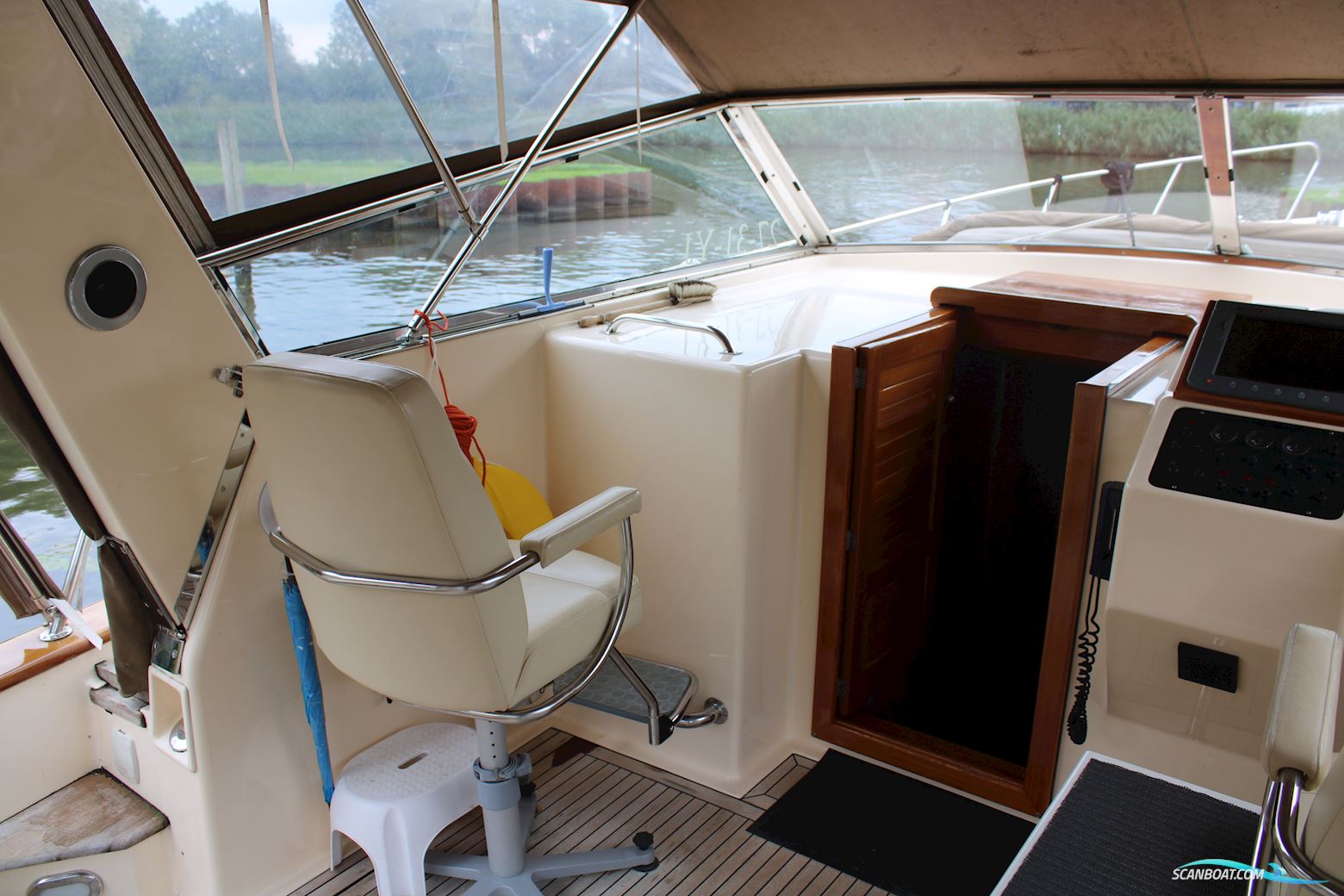 Apreamare 11m semi cabinato