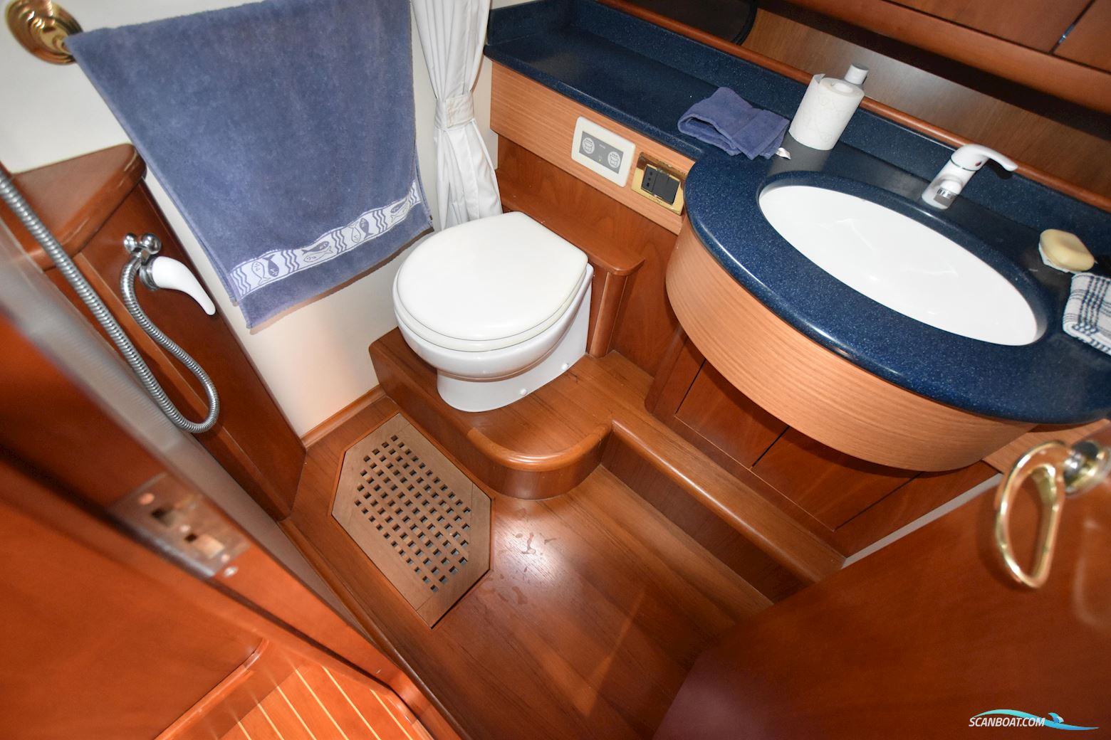 Apreamare 12 CABINATO