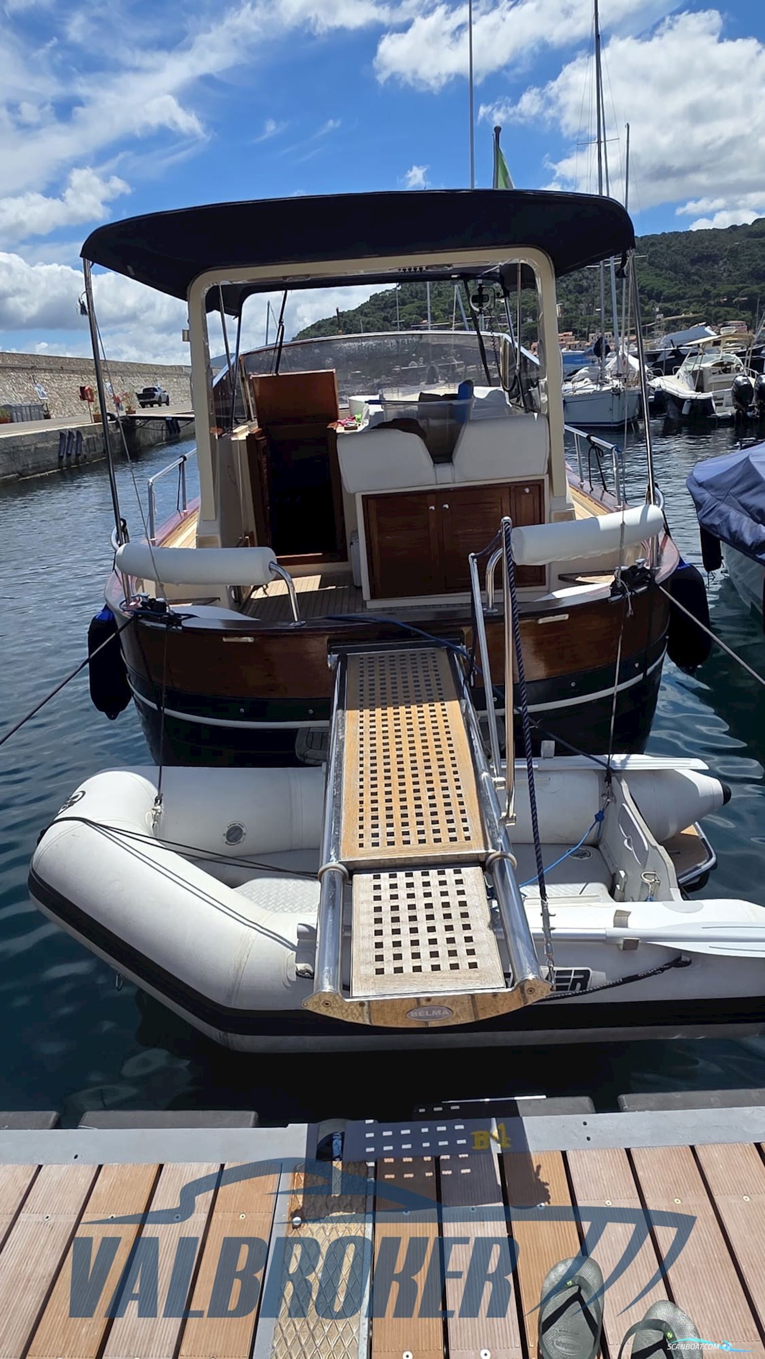 Apreamare Aprea 10 Semi Cabin