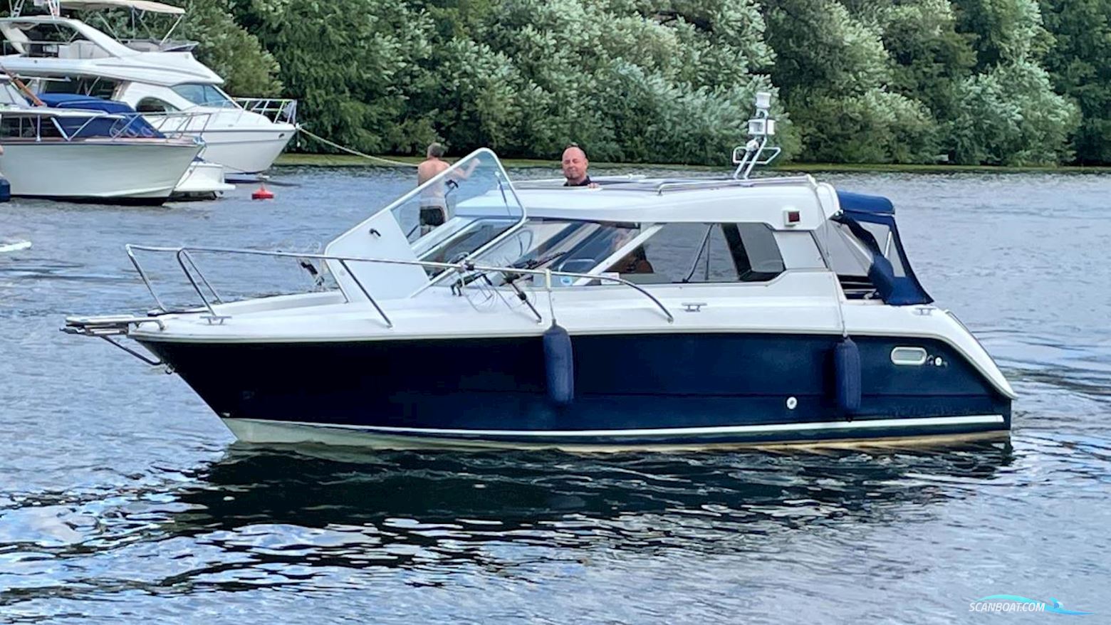 Aquador 22 HT Motorboten 1999, met Mercruiser motor, Sweden