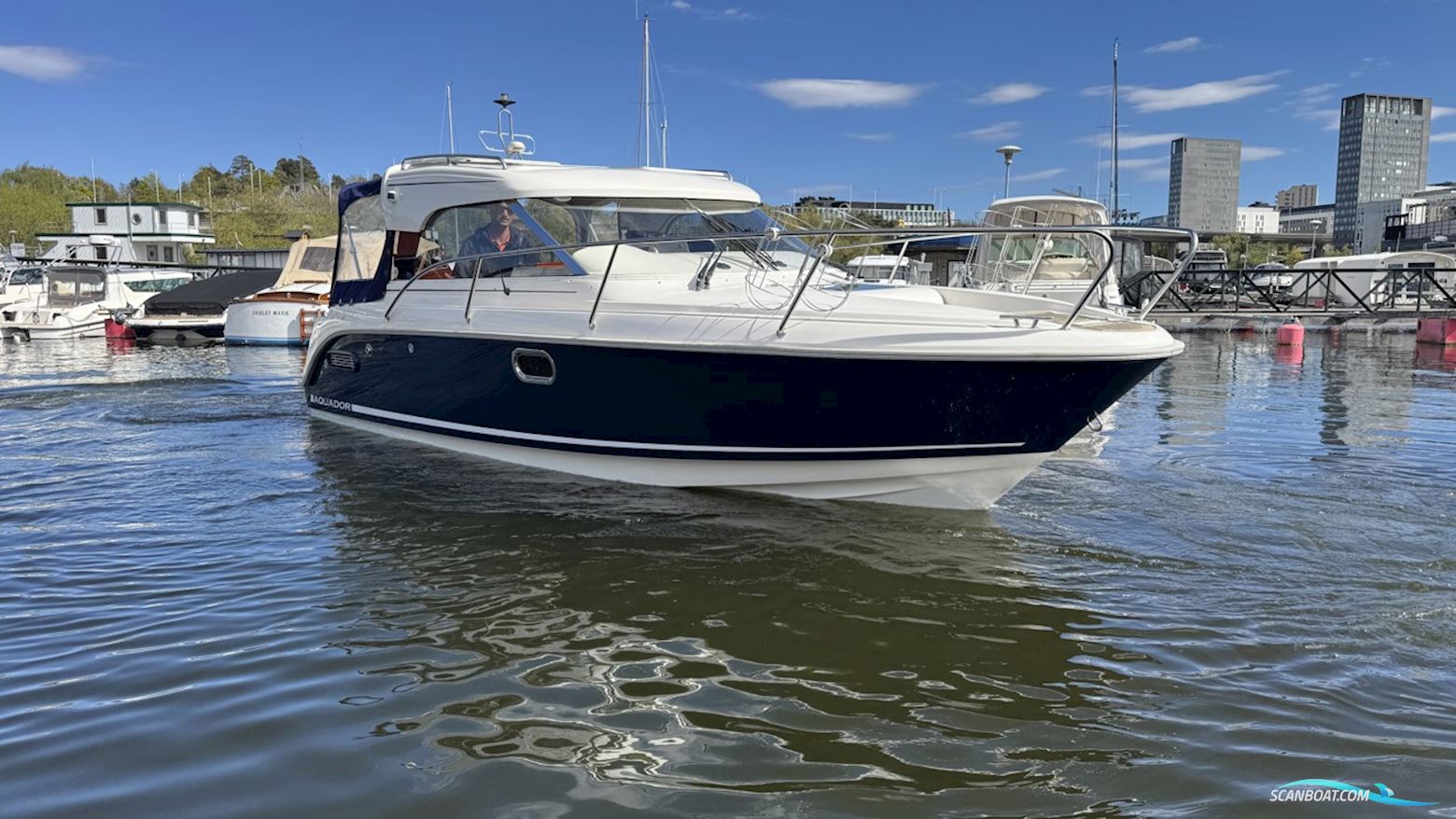 Aquador 23 HT Motorboten 2008, met Volvo Penta motor, Sweden