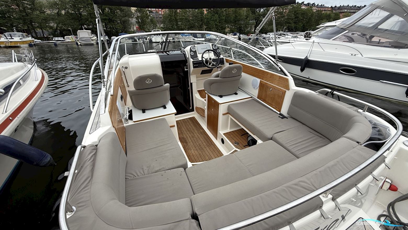 AQUADOR 24 DC
