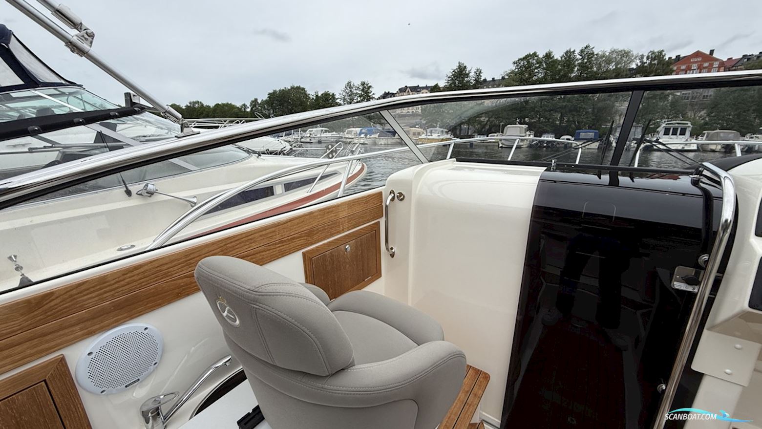 AQUADOR 24 DC