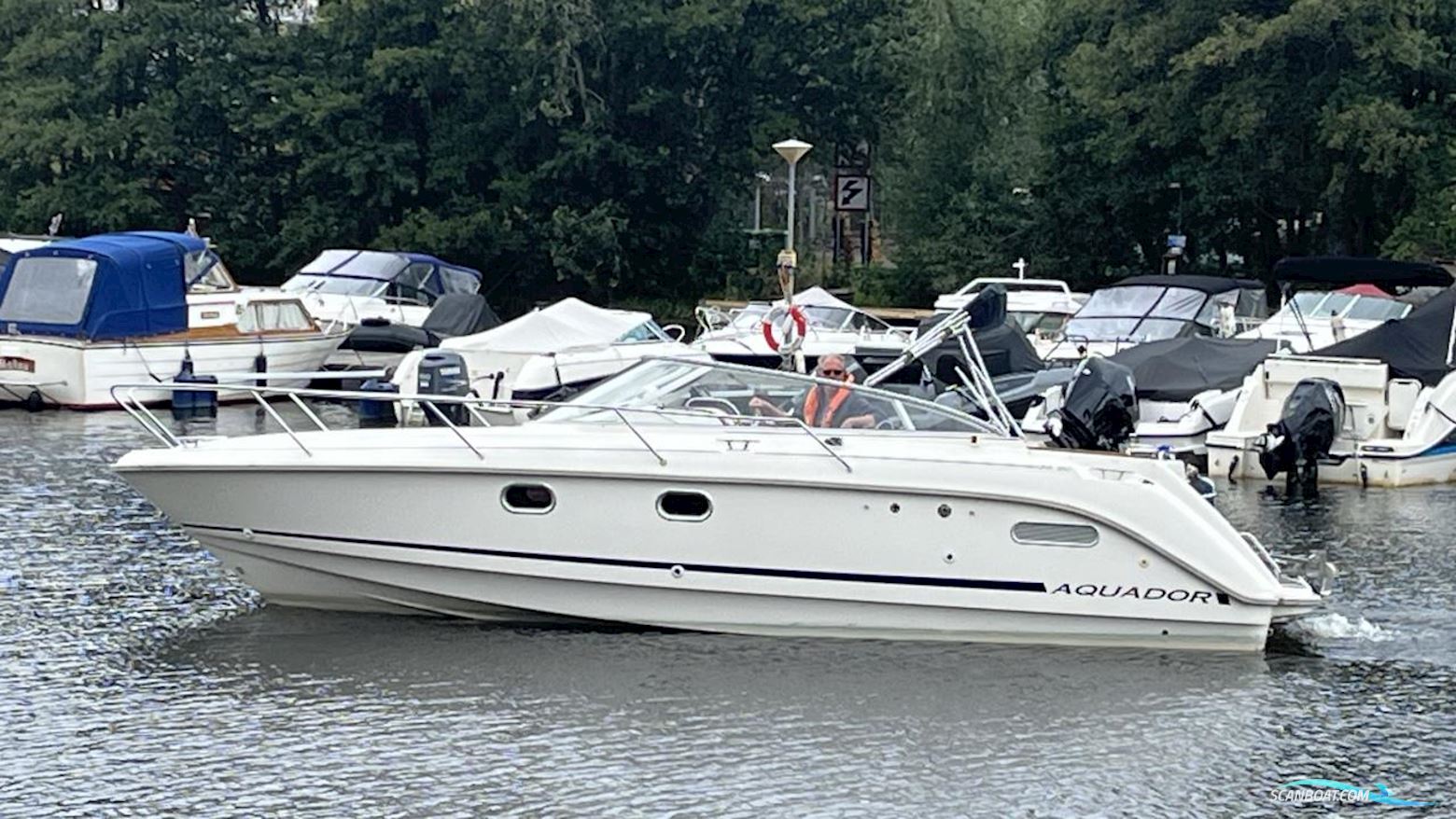 Aquador 26 DC Motorboten 2000, met Volvo Penta motor, Sweden