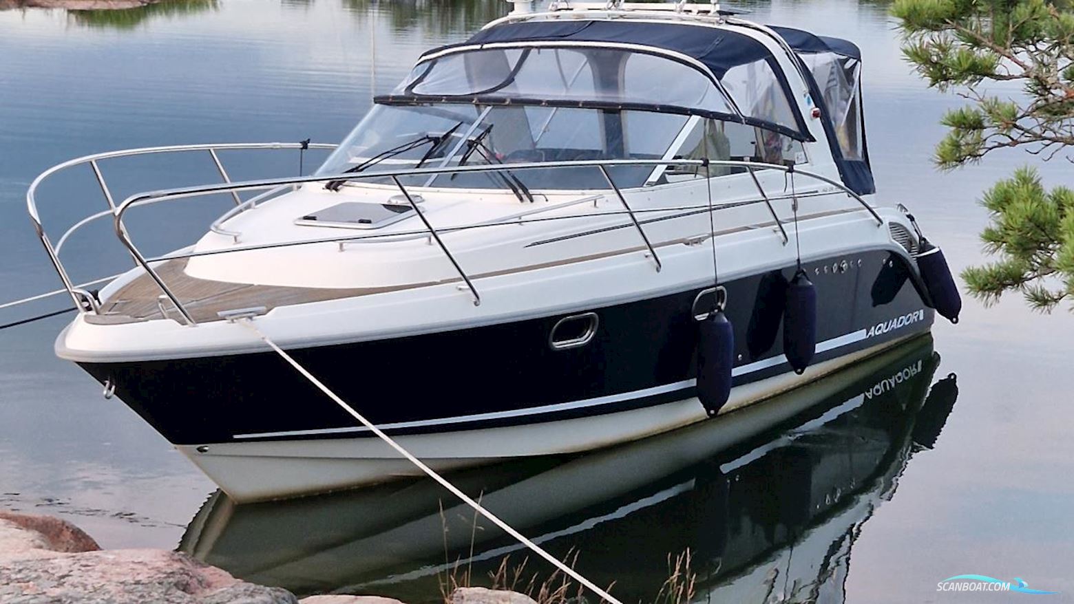 AQUADOR 28 DC Motorboten 2011, met Volvo Penta motor, Sweden