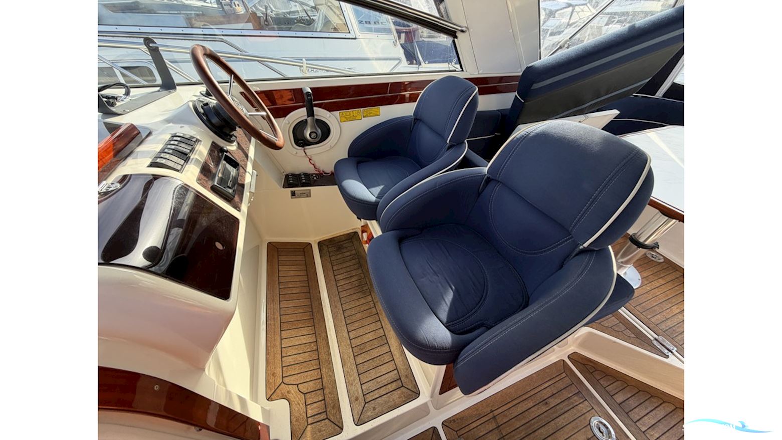 Aquador 28 DC