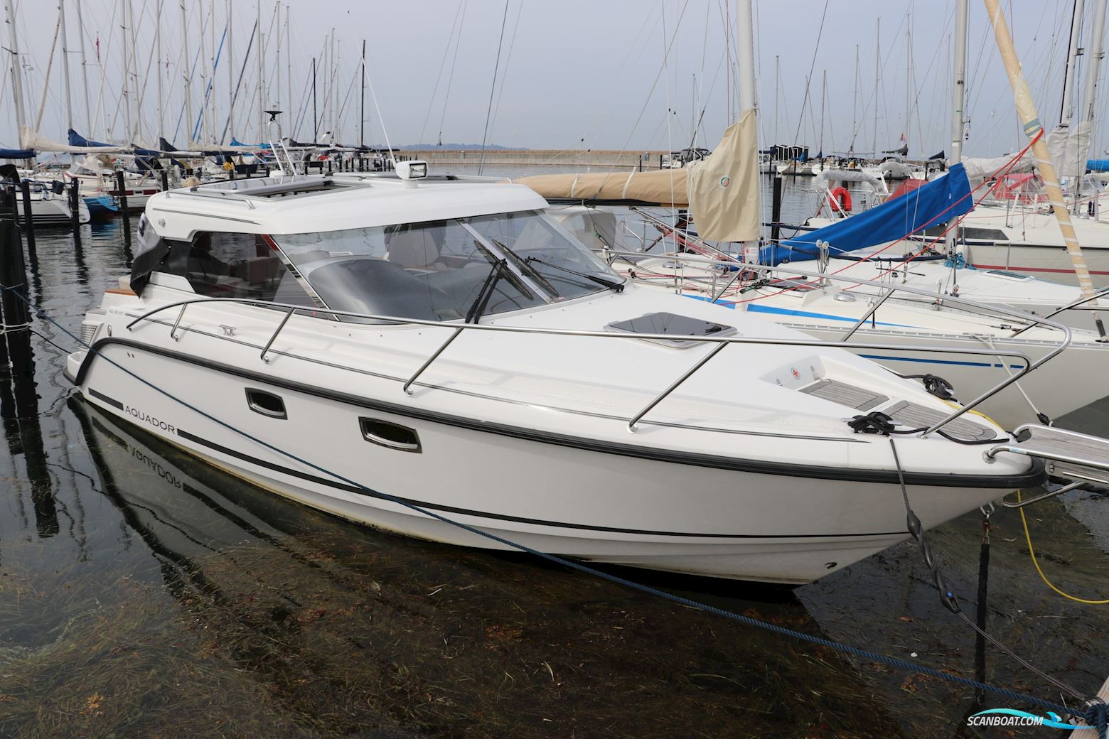 Aquador 28HT Motorboten 2021, met Mercruiser Cummins 3,0 270HK motor, Sweden