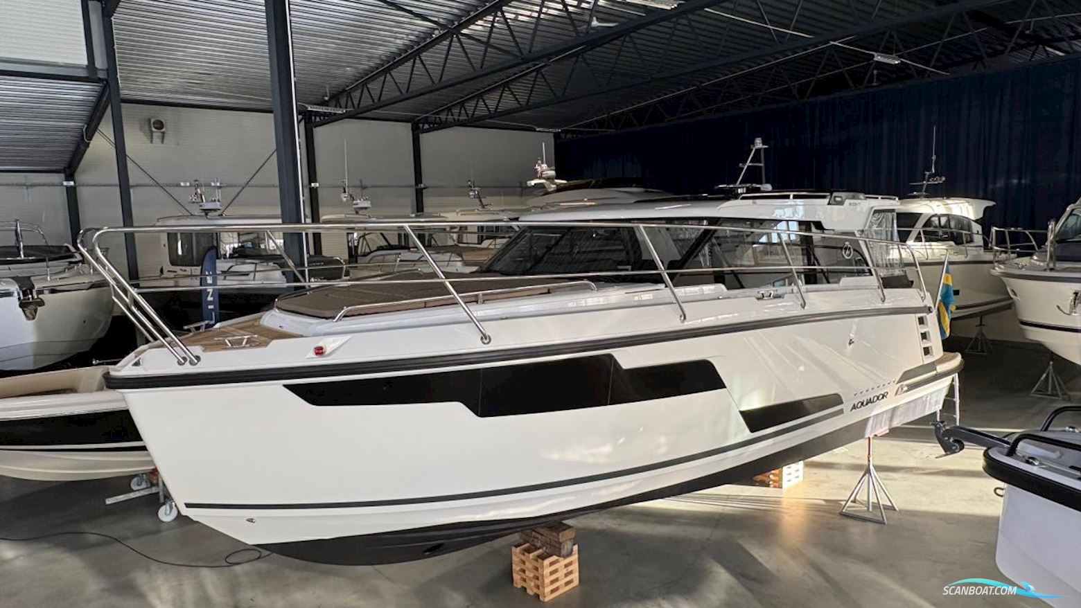 Aquador 300 HT Motorboten 2023, met Yanmar motor, Sweden